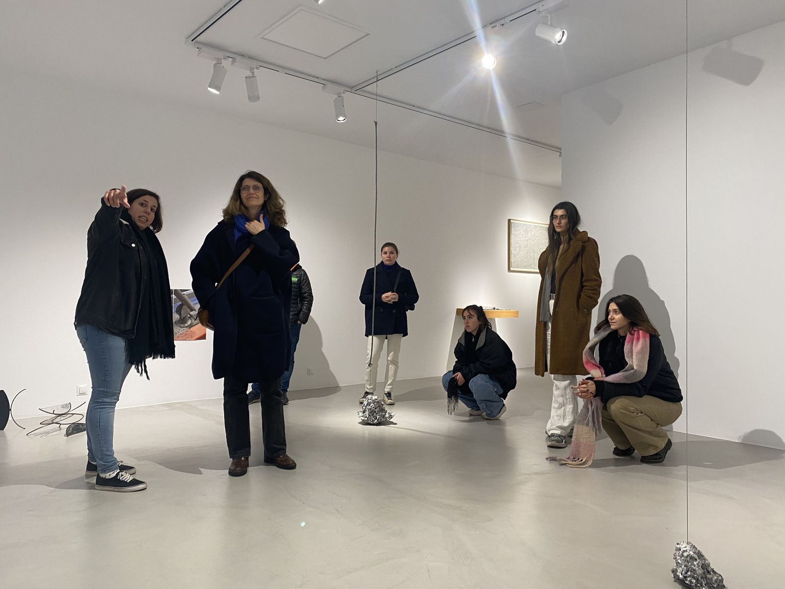 Visita de las alumnas al museo de arte contemporáneo