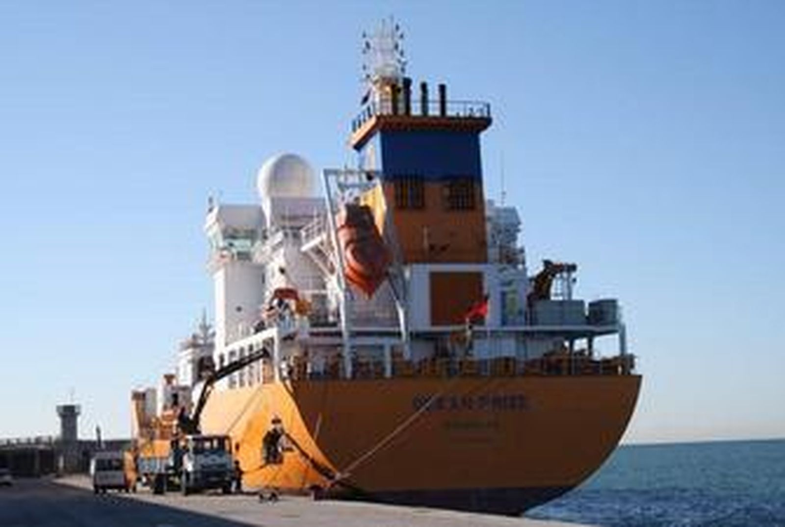 Un 'parche' para un buque de decenas de toneladas