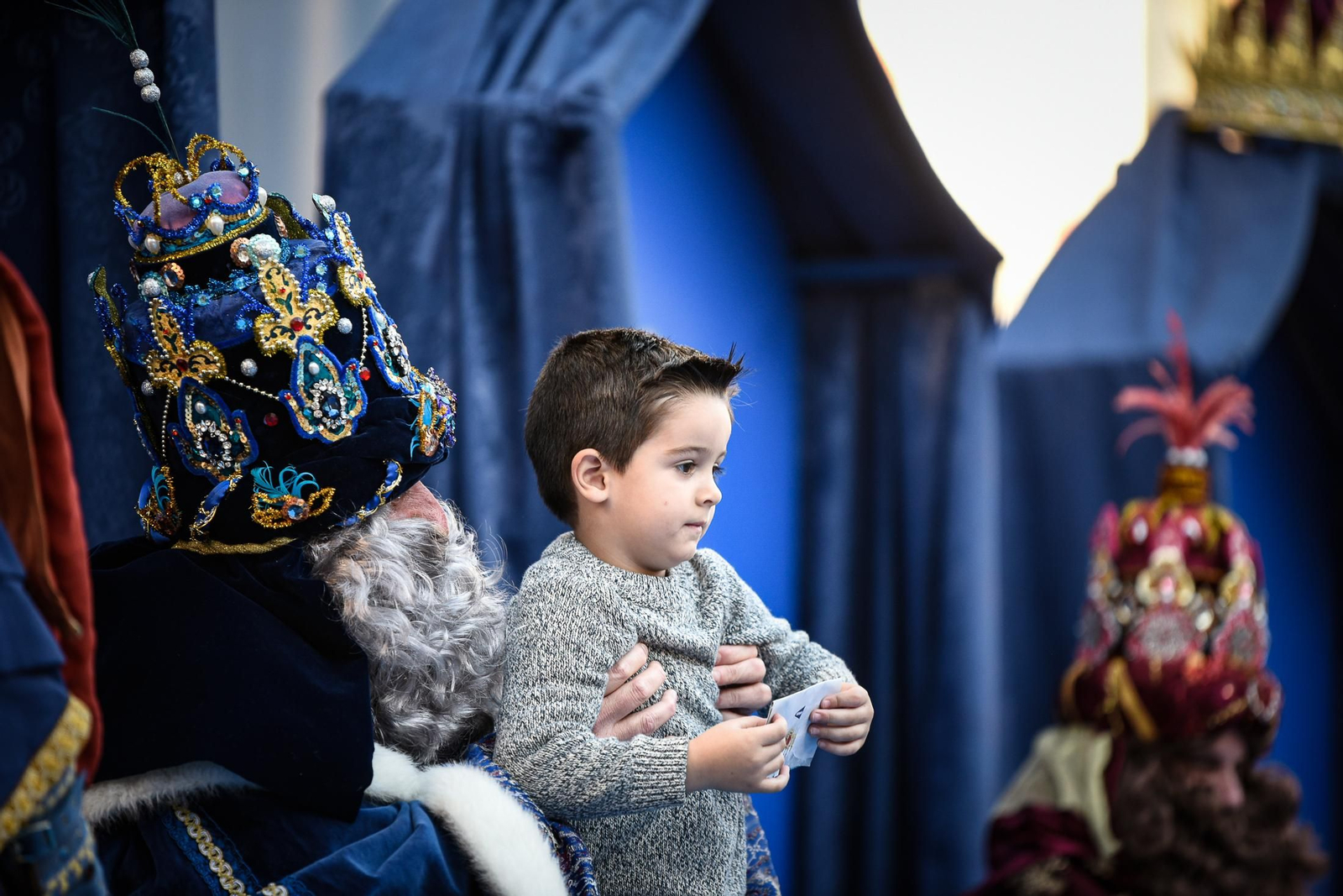 Imágenes de la entrega de cartas a SSMM Los Reyes Magos en el Ayuntamiento