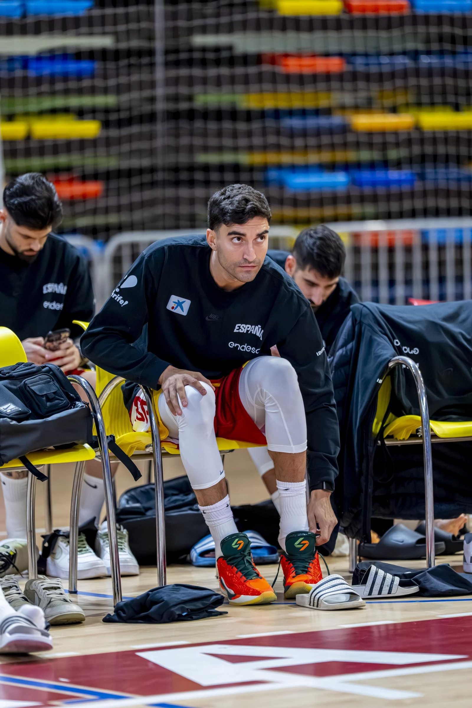 Alberto Díaz, Francis Alonso y Paco Aurioles, en la primera España de Chus Mateo