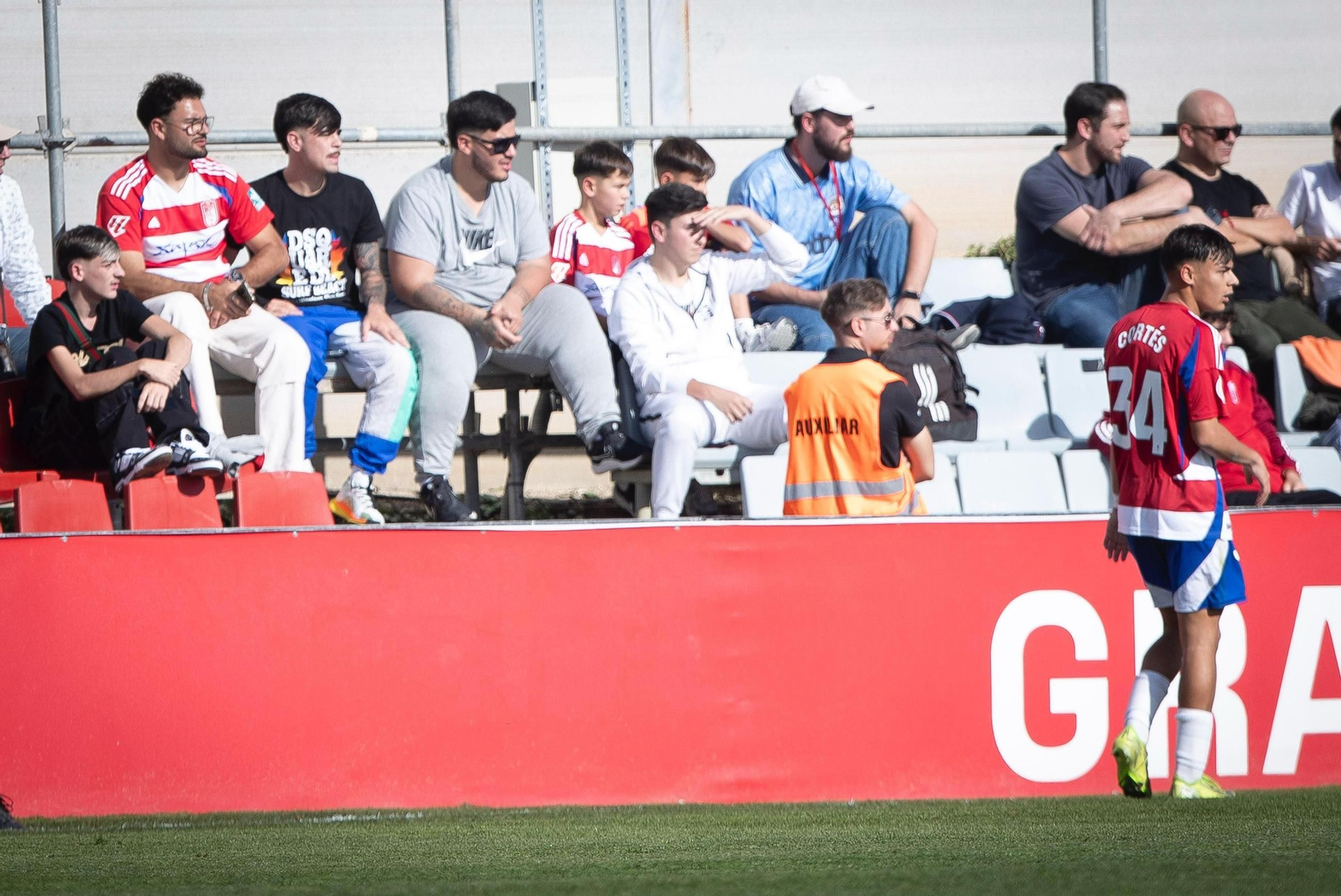 Las mejores imágenes del Recreativo Granada - Cádiz CF Mirandilla