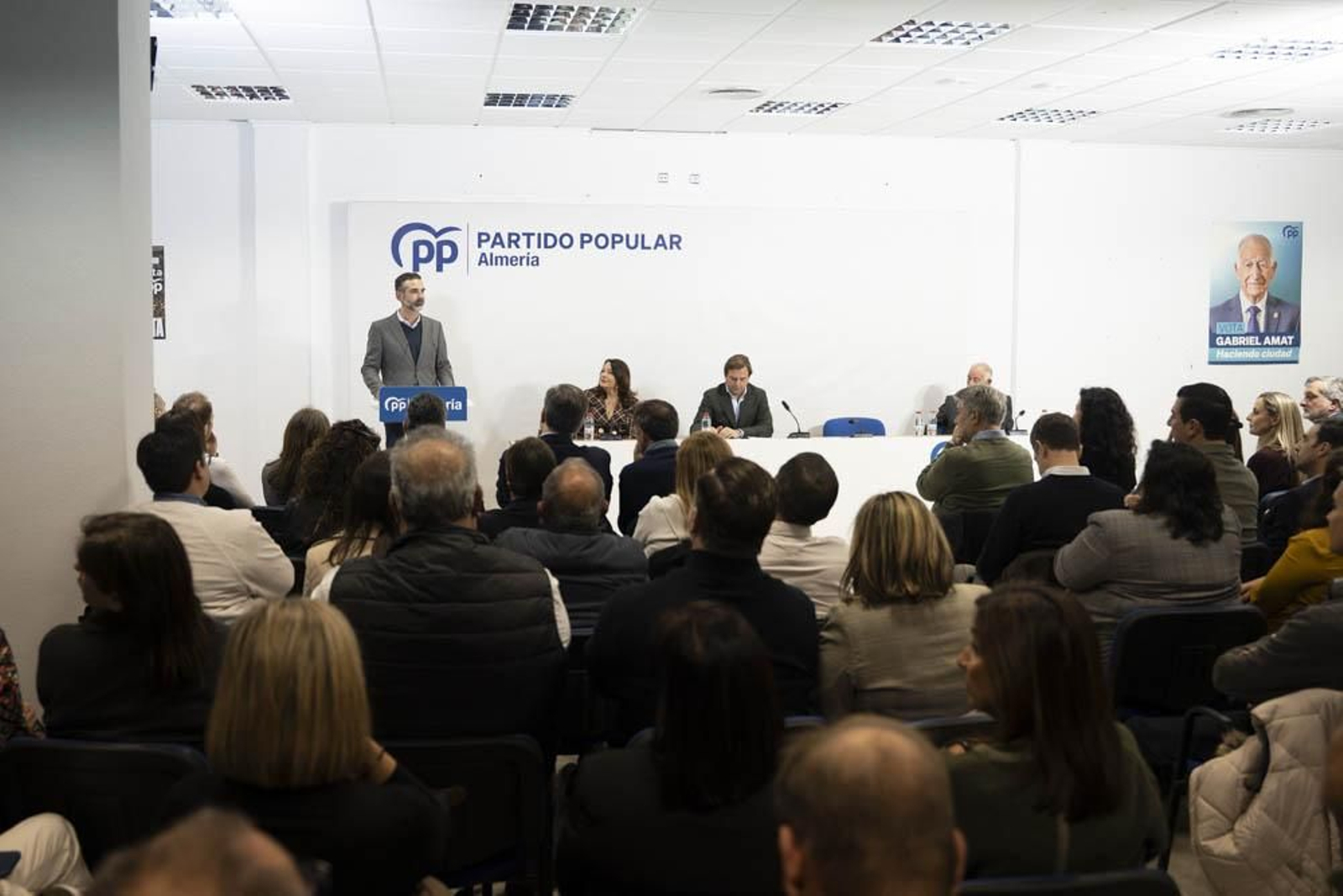 Las imágenes de la junta en la que el PP de Almería se renueva