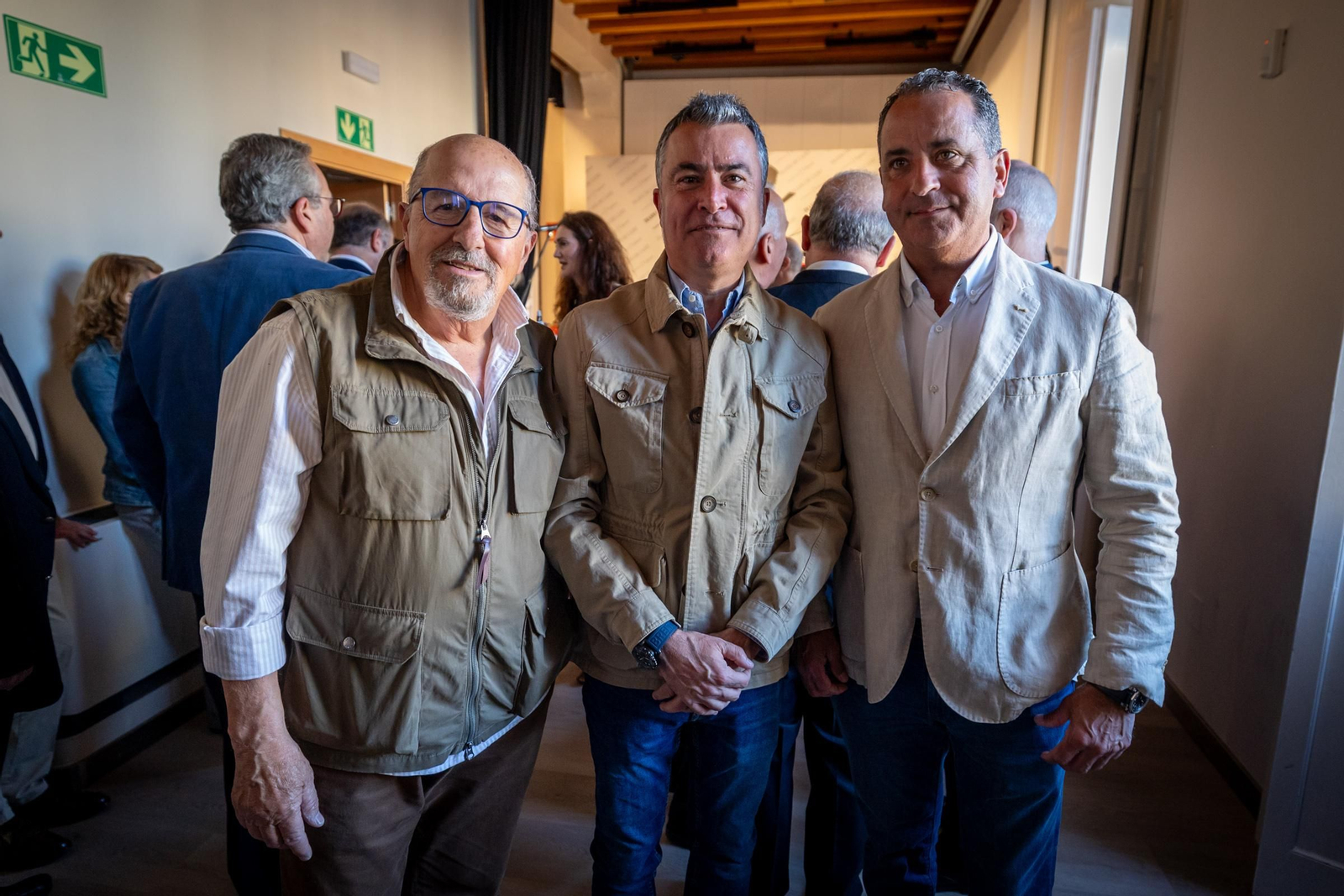 Las imágenes de la entrega del  VIII Premio 'Emilio López' a la chirigota de 'El Selu'