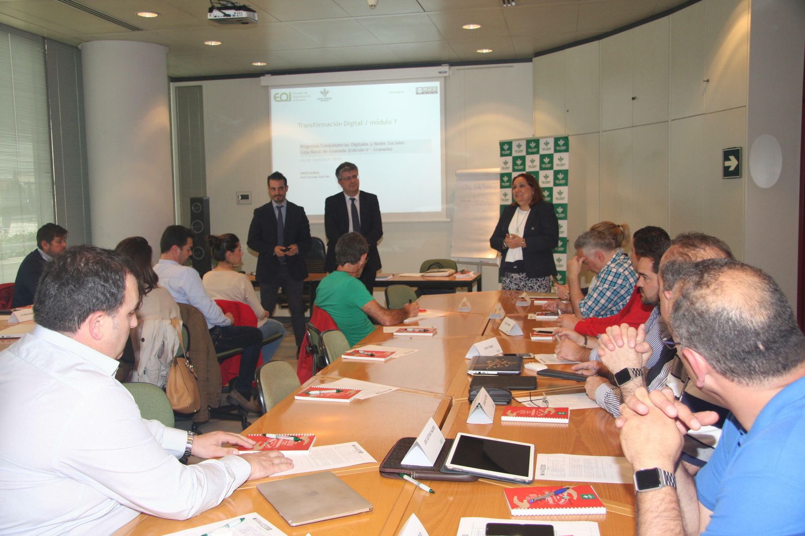 Inauguración de un curso impartido también por la EOI celebrado en Granada en 2018.
