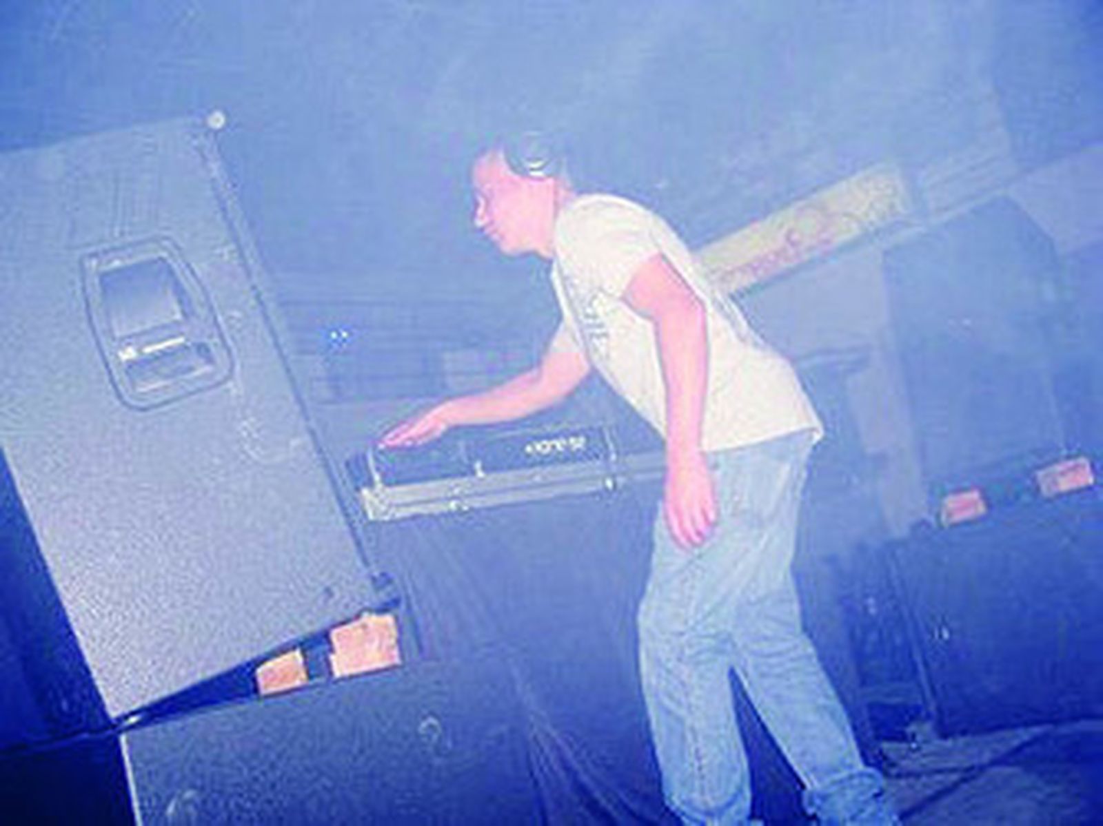 Lucio Aquilina, en medio del humo.