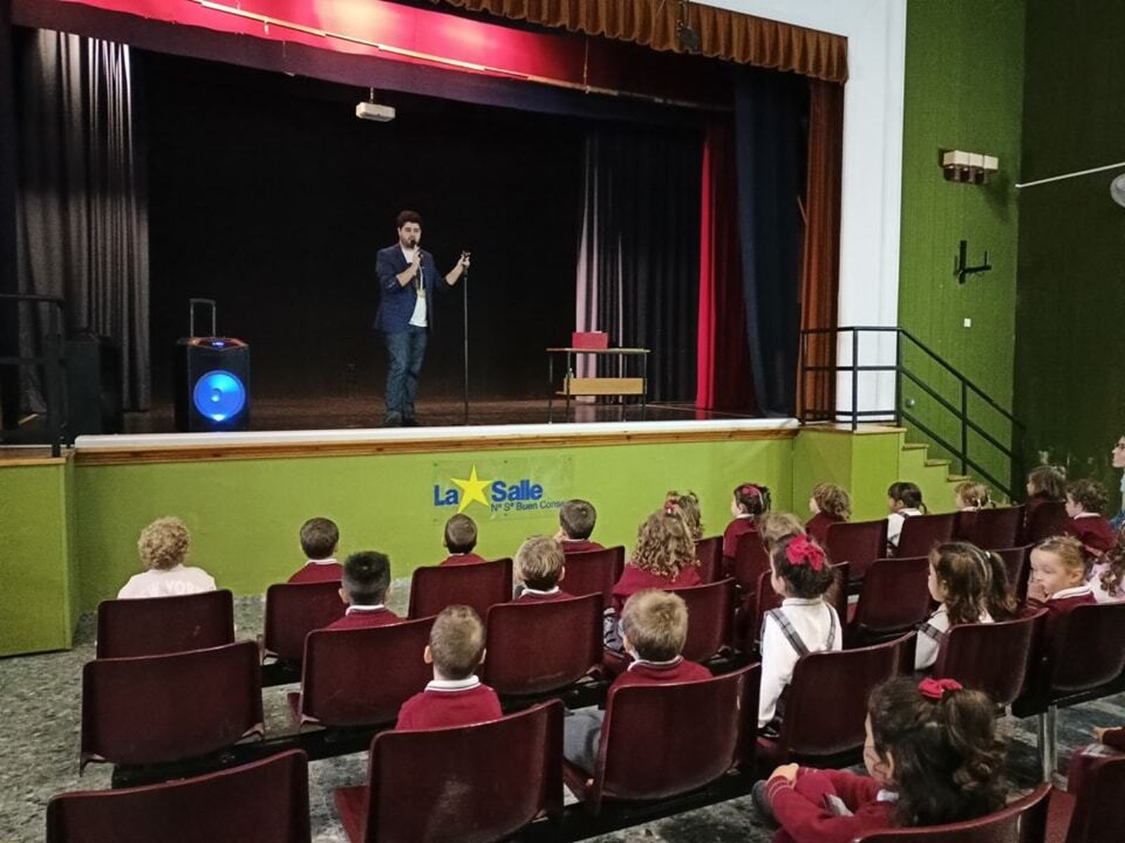 El 'Mago Antonio' en un espectáculo en el colegio La Salle