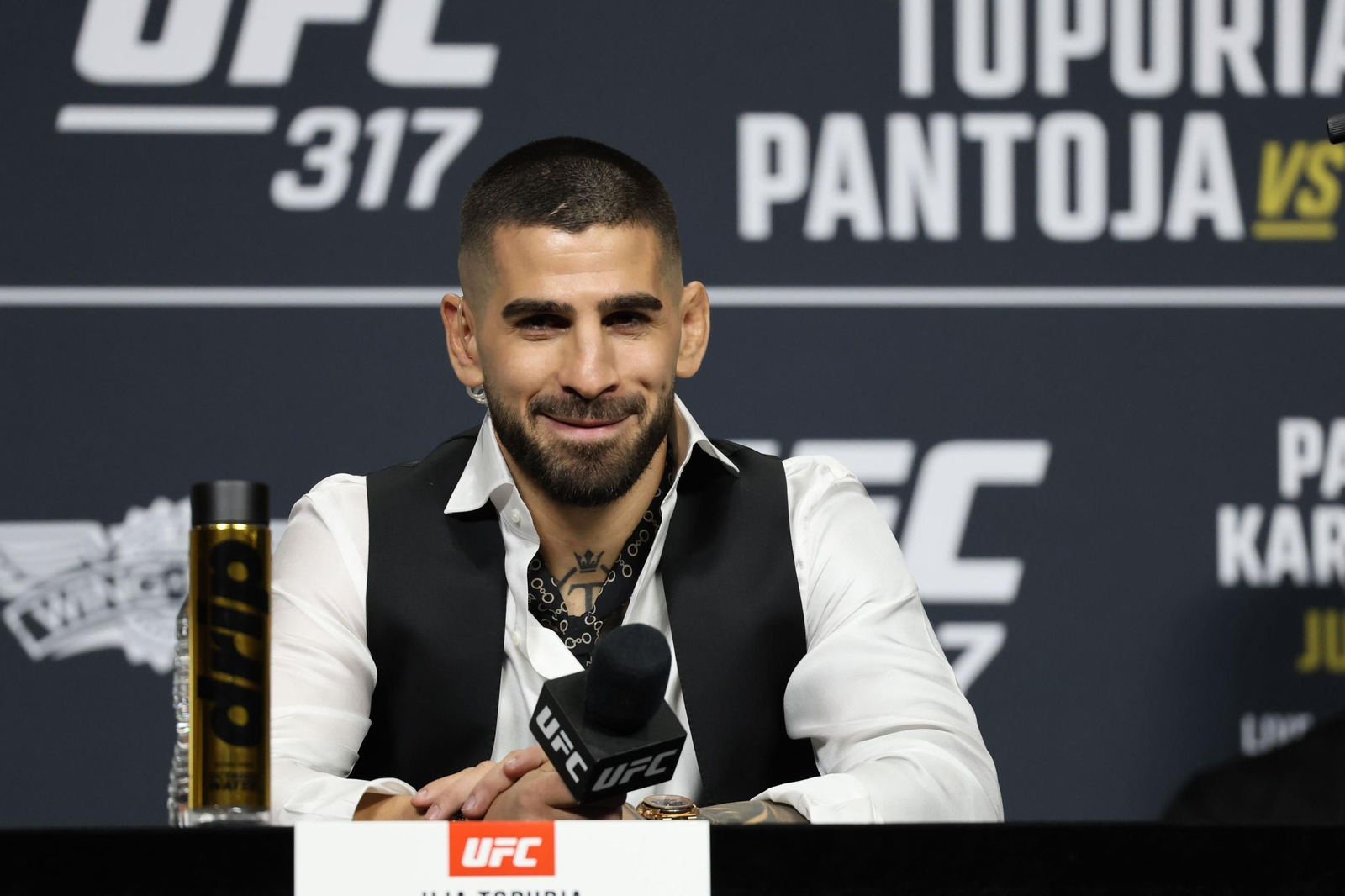 Las fotos del triunfo de Topuria ante Oliveira