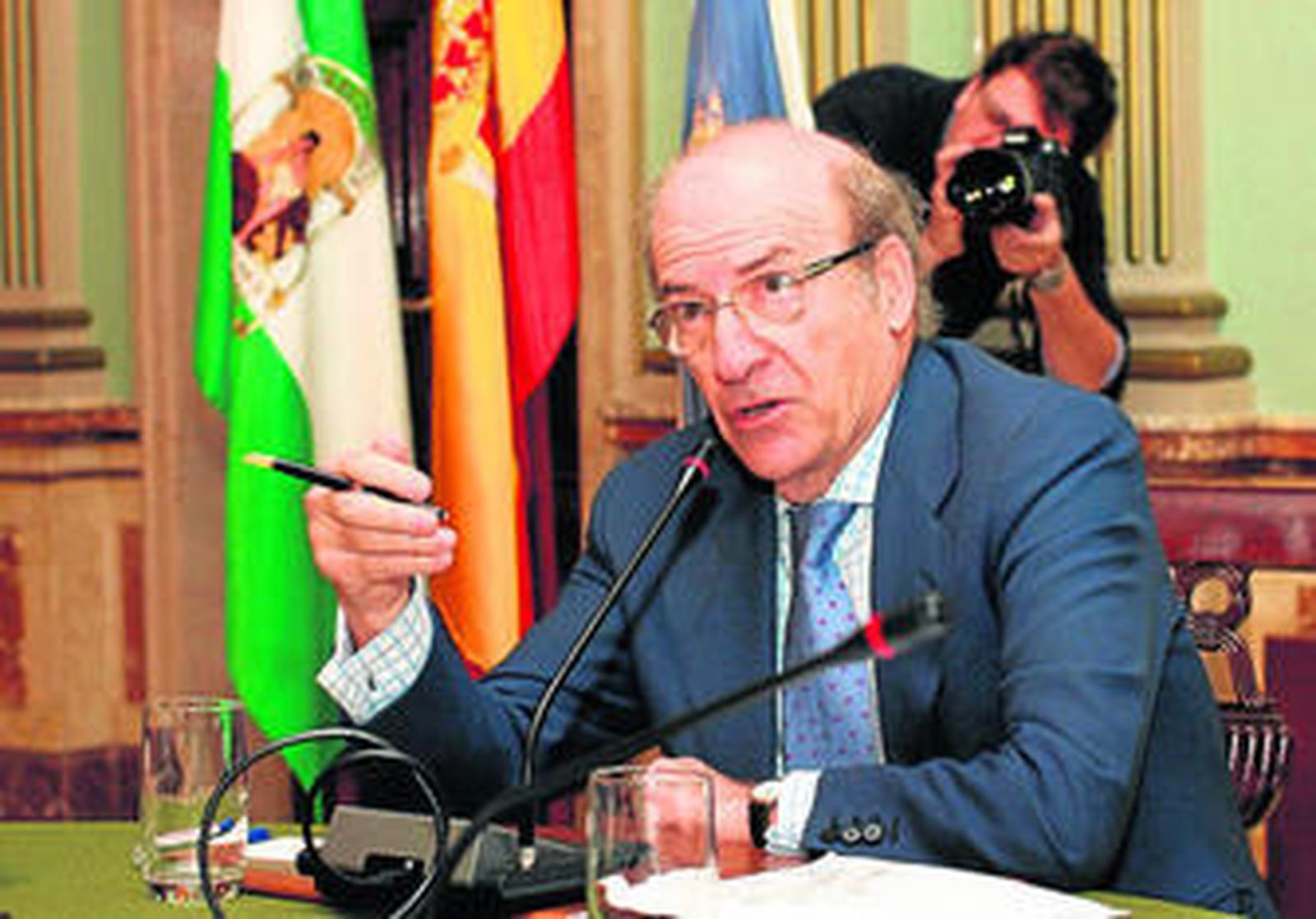 El alcalde de Huelva, Pedro Rodríguez, en un Pleno del Ayuntamiento.