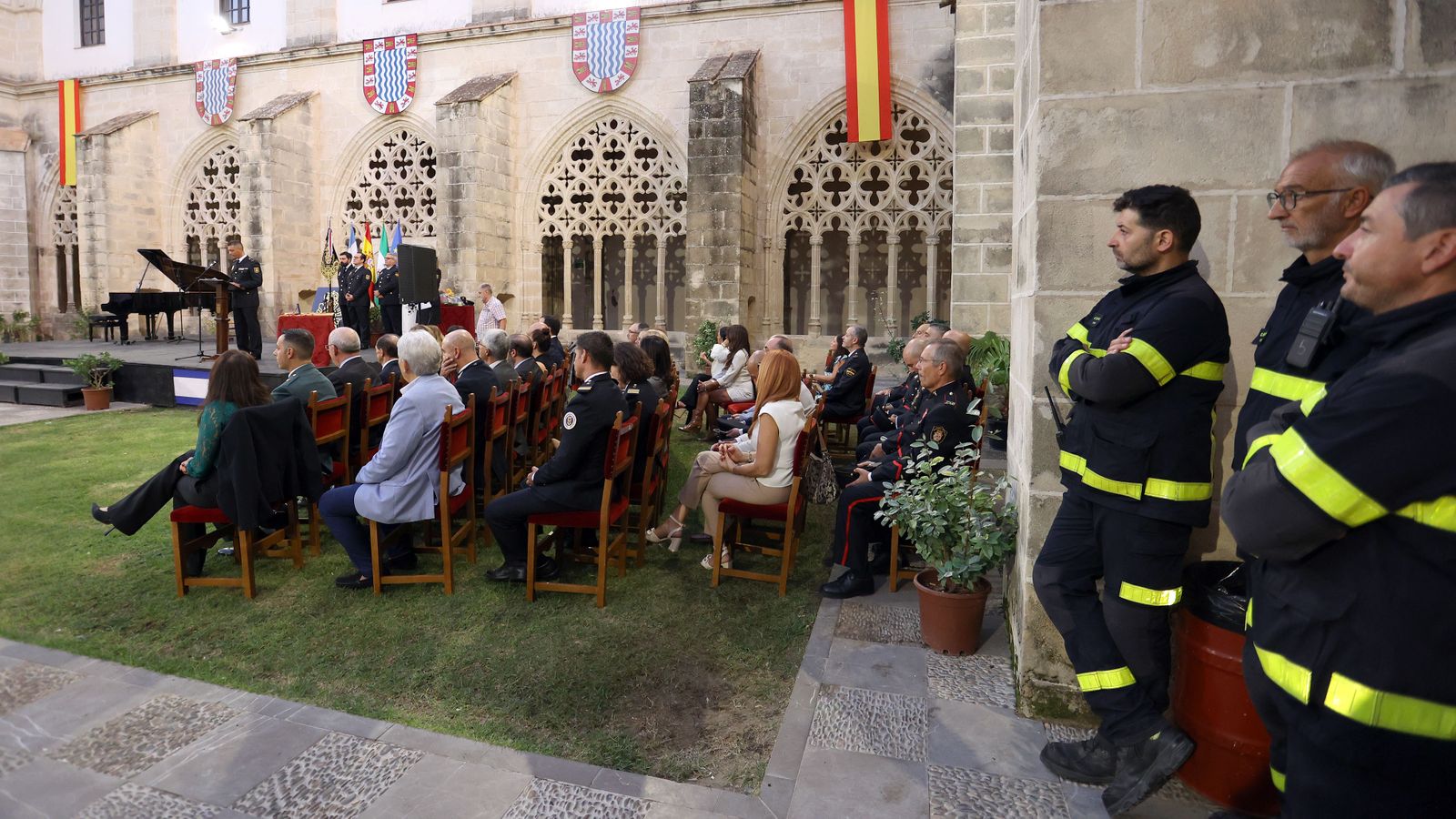 Entrega de medallas de la Asociación Santo Ángel de la Policía Nacional de Jerez