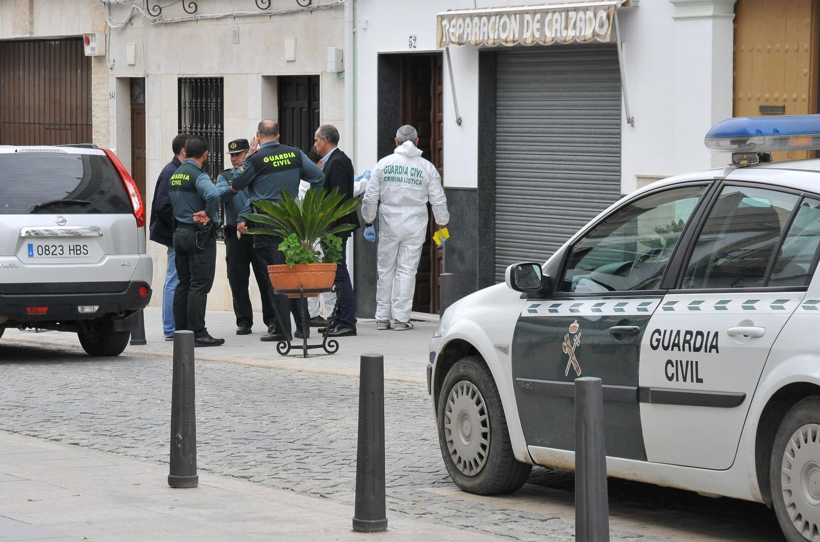Guardias civiles tras el suceso en Montalbán, en diciembre de 2015.