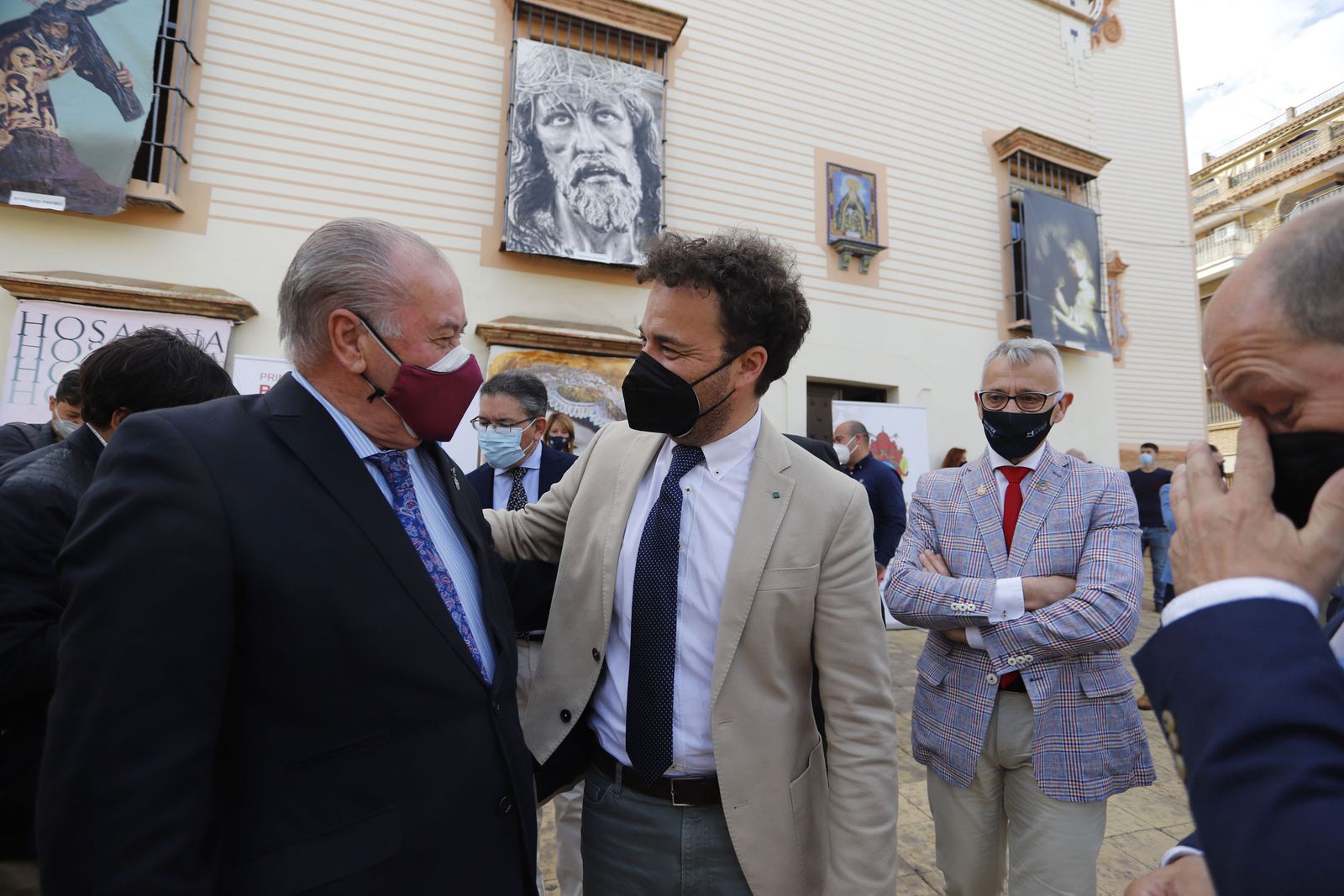 Entrega de los premios del certamen de arte 'Balcones Cofrades' y el concurso escolar de pasos y carteles de Semana Santa 'Ciudad de Huelva'