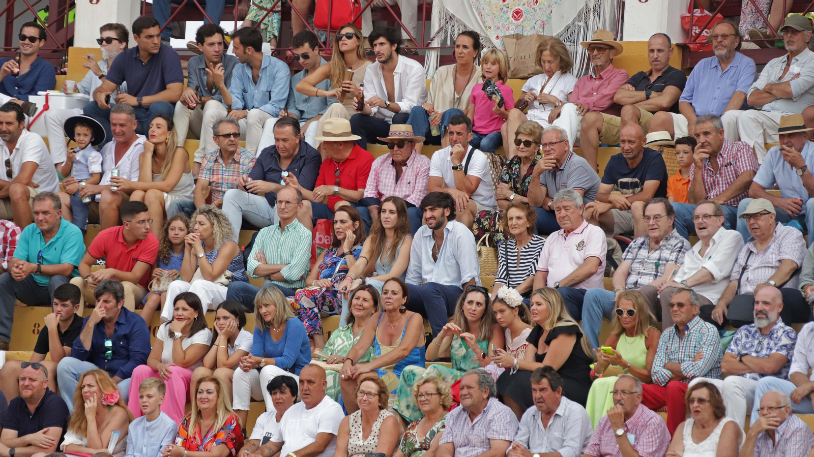Ambiente en la corrida del jueves de la Feria de La Línea