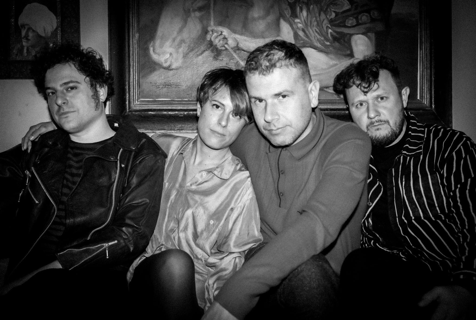 Formación de Triángulo de Amor Bizarro.