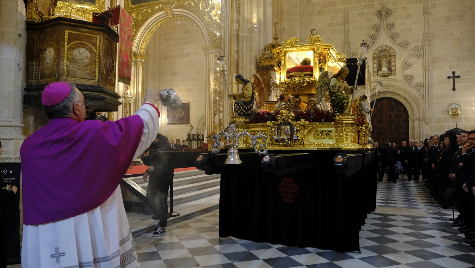 Las mejores imágenes del Santo Sepulcro, en Almería