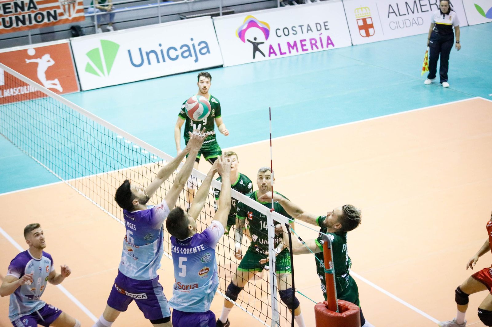 Imágenes del partido entre Unicaja Almería y Grupo Herce Soria