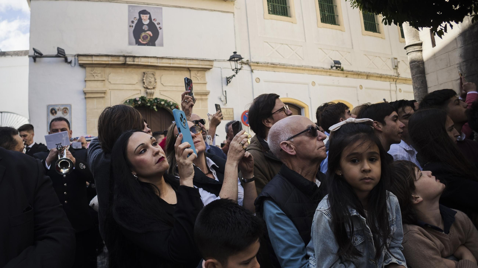 Imágenes de la Hermandad de la Cena en el Lunes Santo de Jerez 2025