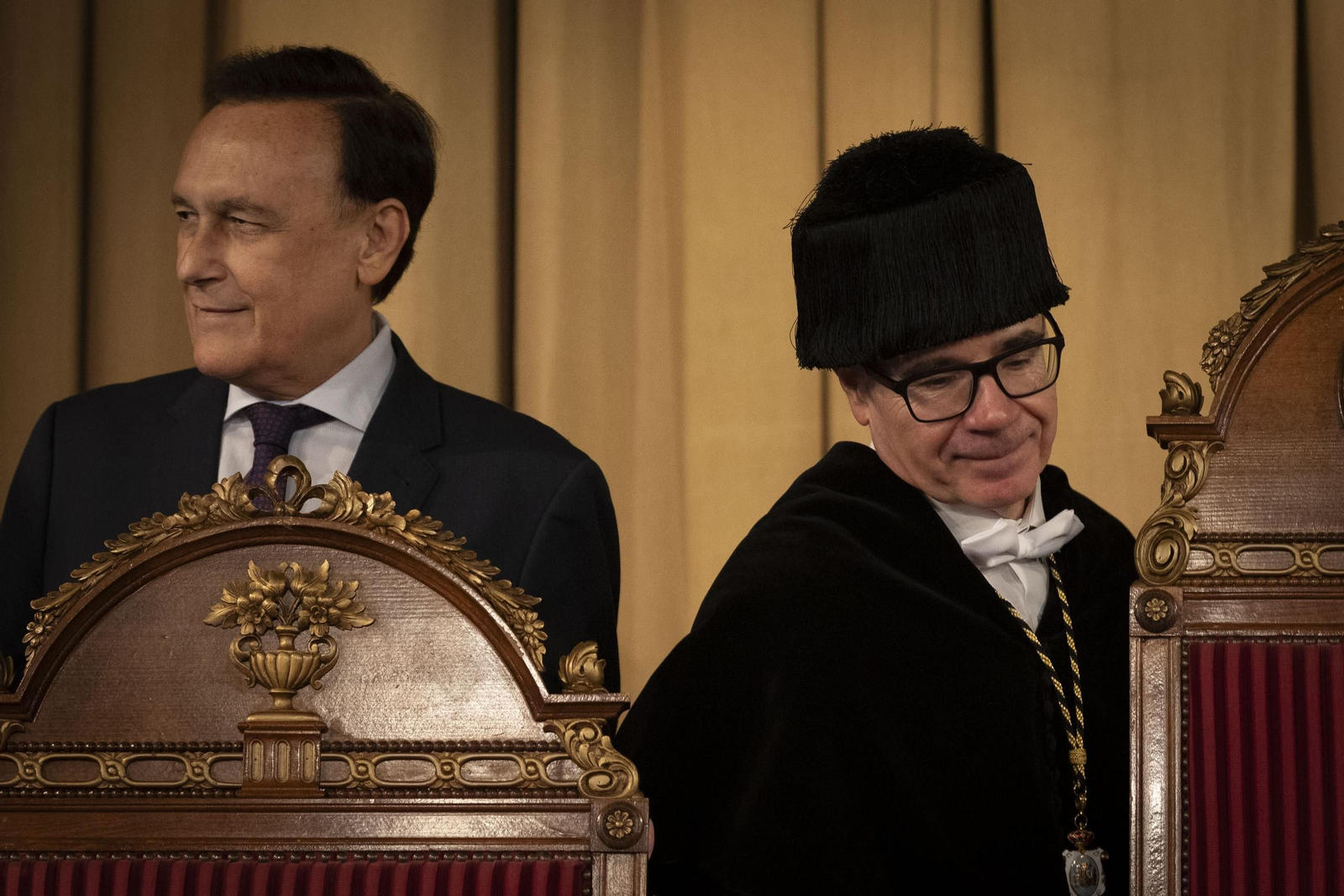 El consejero de Universidad, Gómez Villamandos, y el rector de la UGR, Pedro Mercado, la semana pasada durante la apertura del curso académico