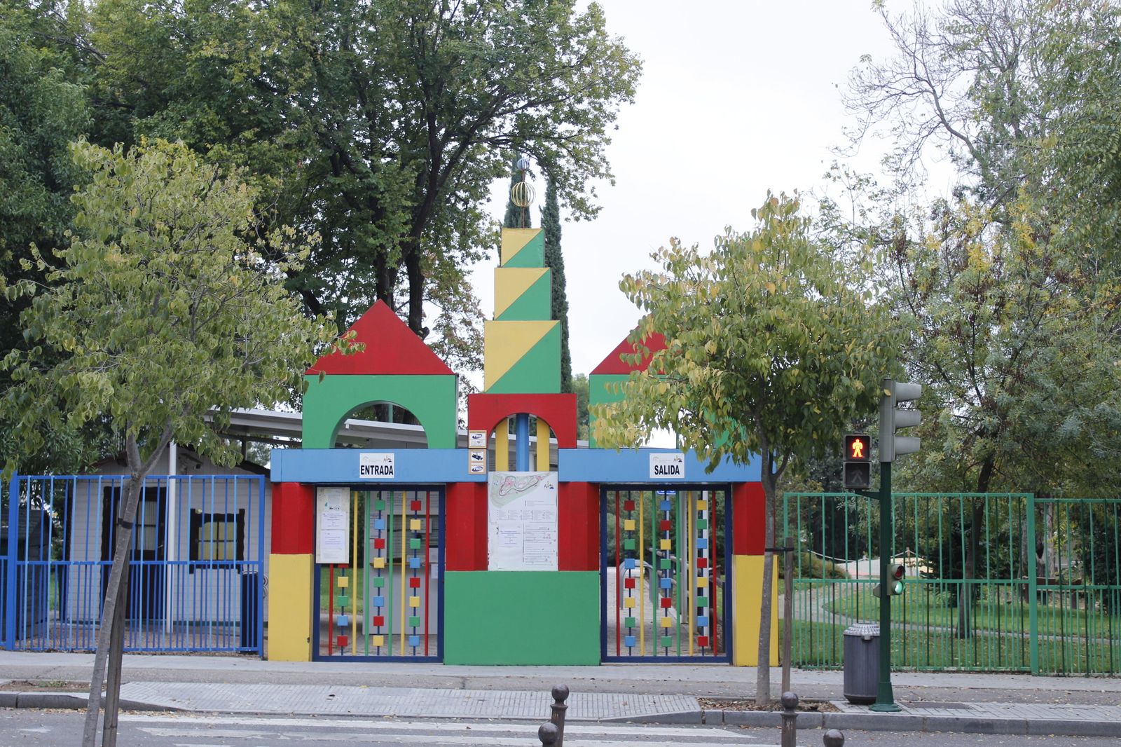 Portada de la Ciudad de los Niños.