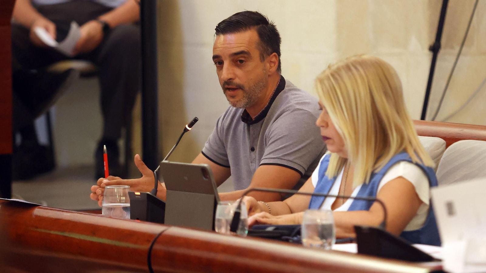 José Antonio Díaz y Mamen Sánchez, durante el pleno celebrado a finales de julio.