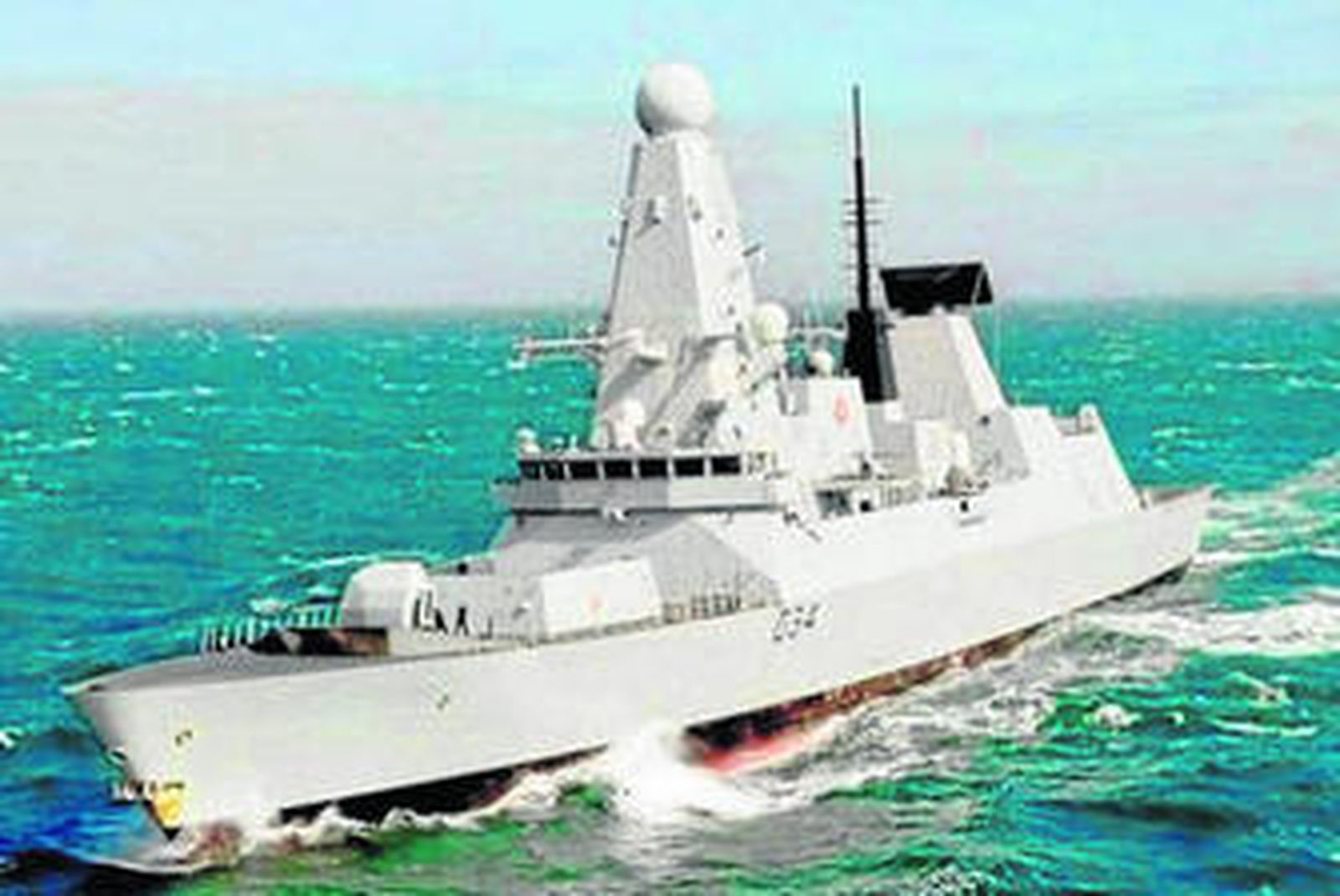El destructor 'HMS Diamond', operando en alta mar.