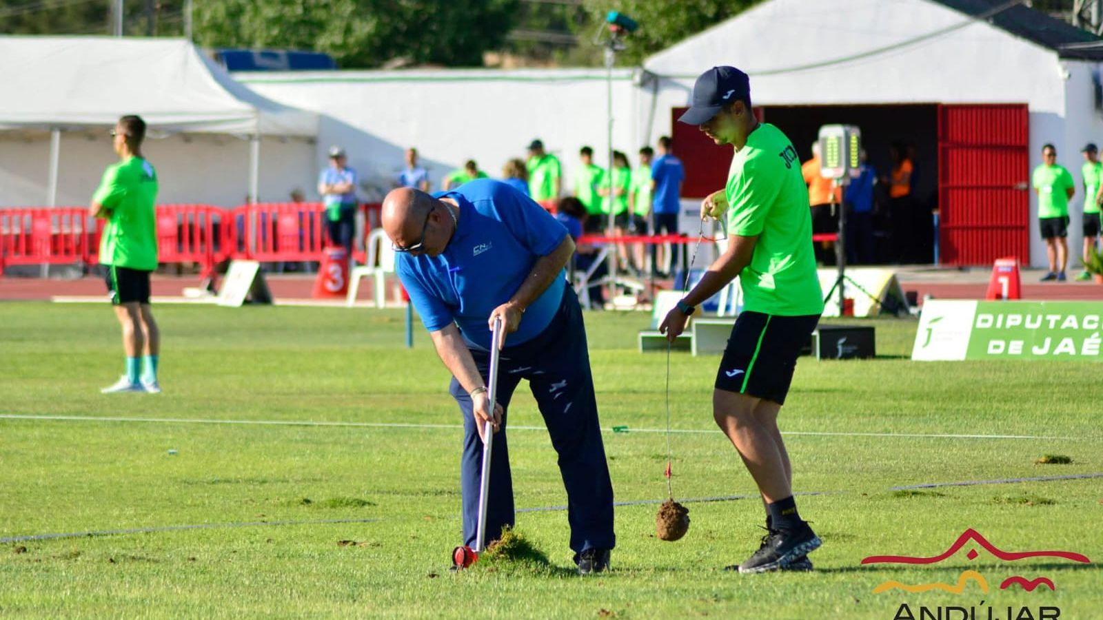 Medida de un lanzamiento en el marco del Meeting Internacional Jaén Paraíso Interior de 2024.