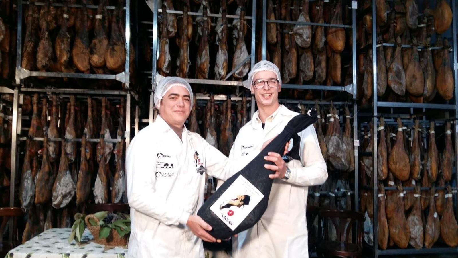 Ganador de "Su Peso en Jamón" de la anterior edición de la Feria del Jamón de Aracena Ganador de "Su Peso en Jamón" de la anterior edición de la Feria del Jamón de Aracena
