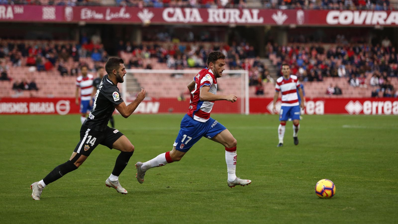 Quini volverá a ocupar el lateral zurdo del Granada CF en Tenerife.