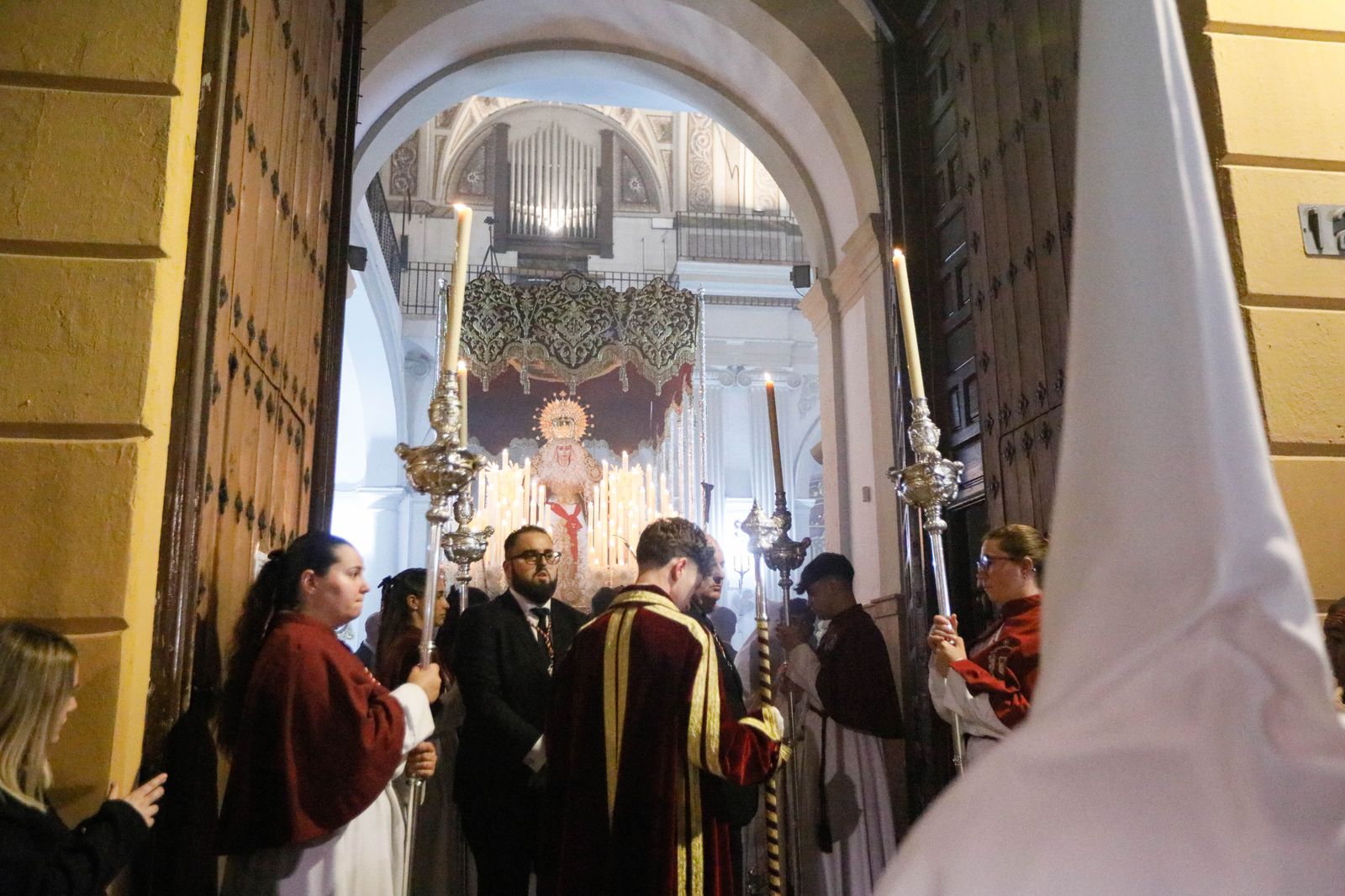 Te contamos en imágenes la Santa Cena tras la lluvia en la ciudad