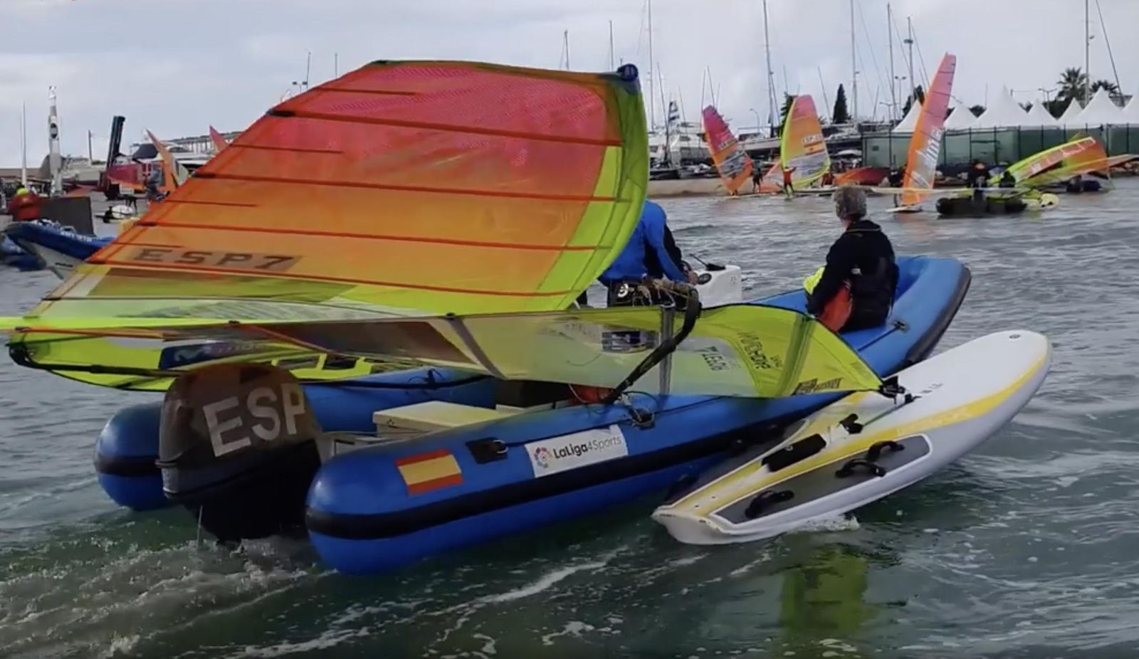 Los barcos se tuvieron que retirar ante la falta de viento en Vilamoura.