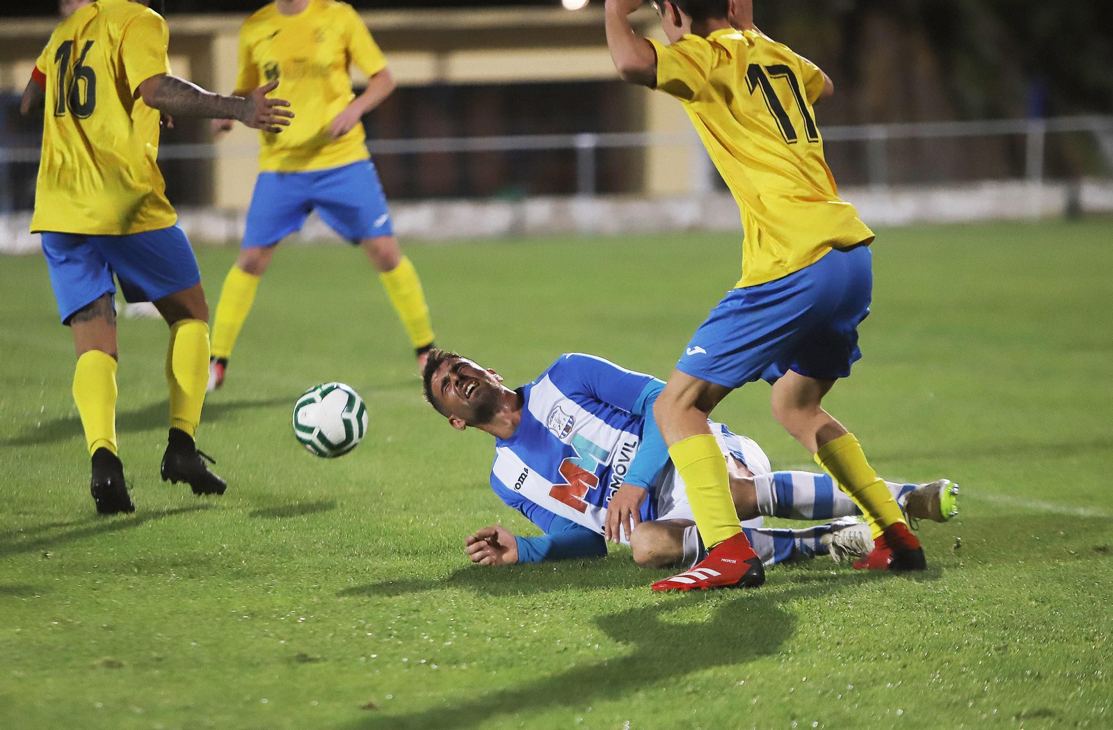 Imágenes del partido entre el Jerez Industrial-El Torno