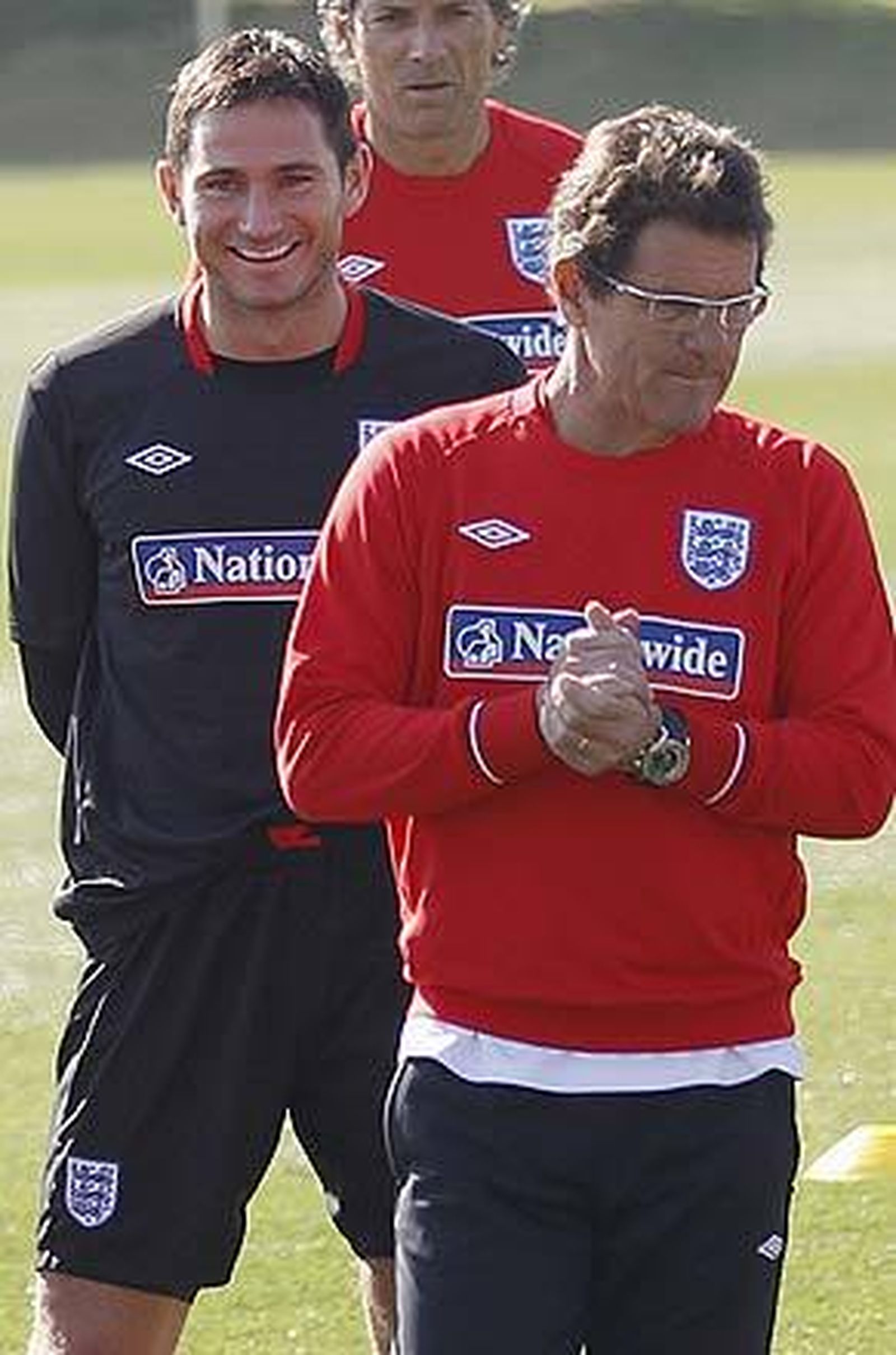 Terry se queda solo con su 'revuelta' contra Capello