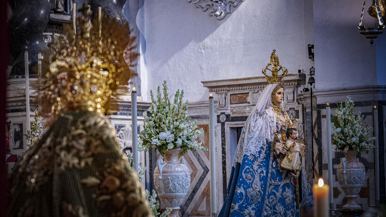 Primer día del besamanos extraordinario por el 75 aniversario del Dogma de la Asunción en Cádiz