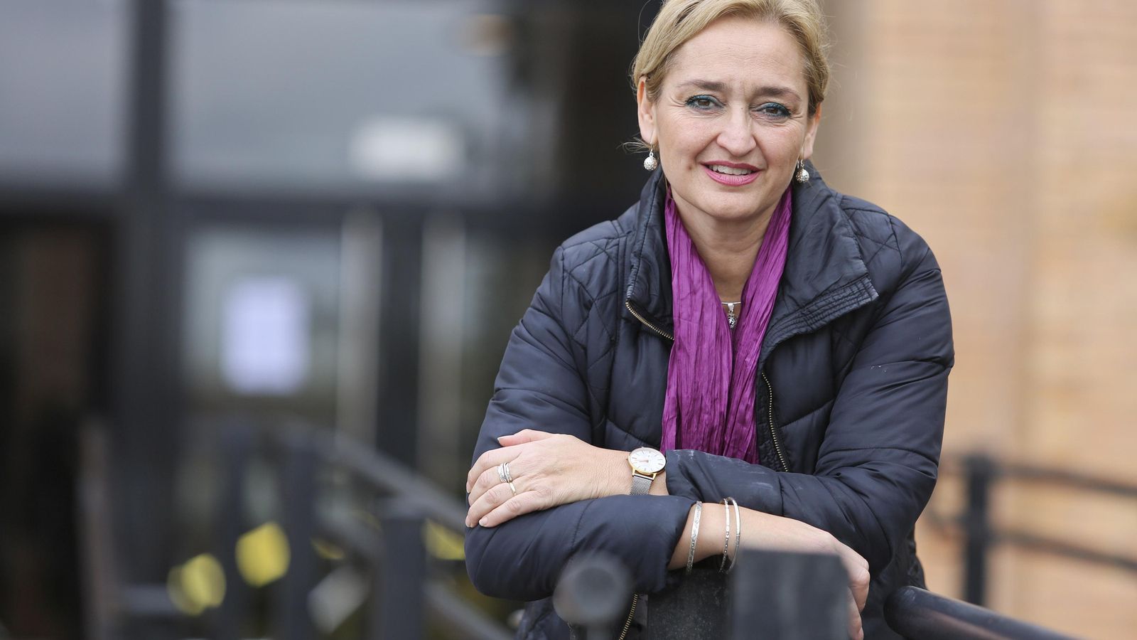 Susana Guerrero, en los exteriores de la Facultad de Psicología.