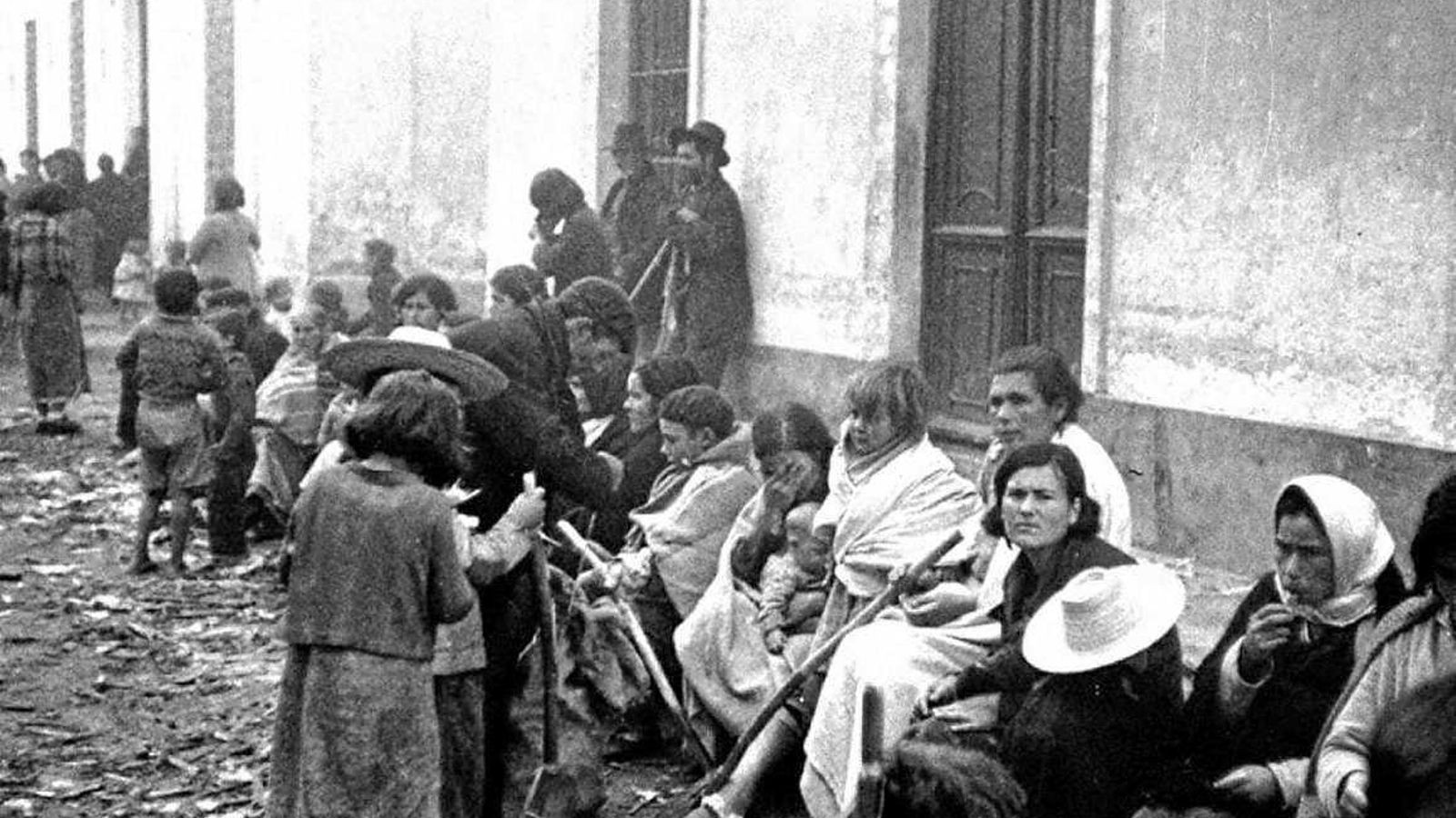 El éxodo malagueño de febrero de 1937 tomada por el canadiense Hazen Sise.