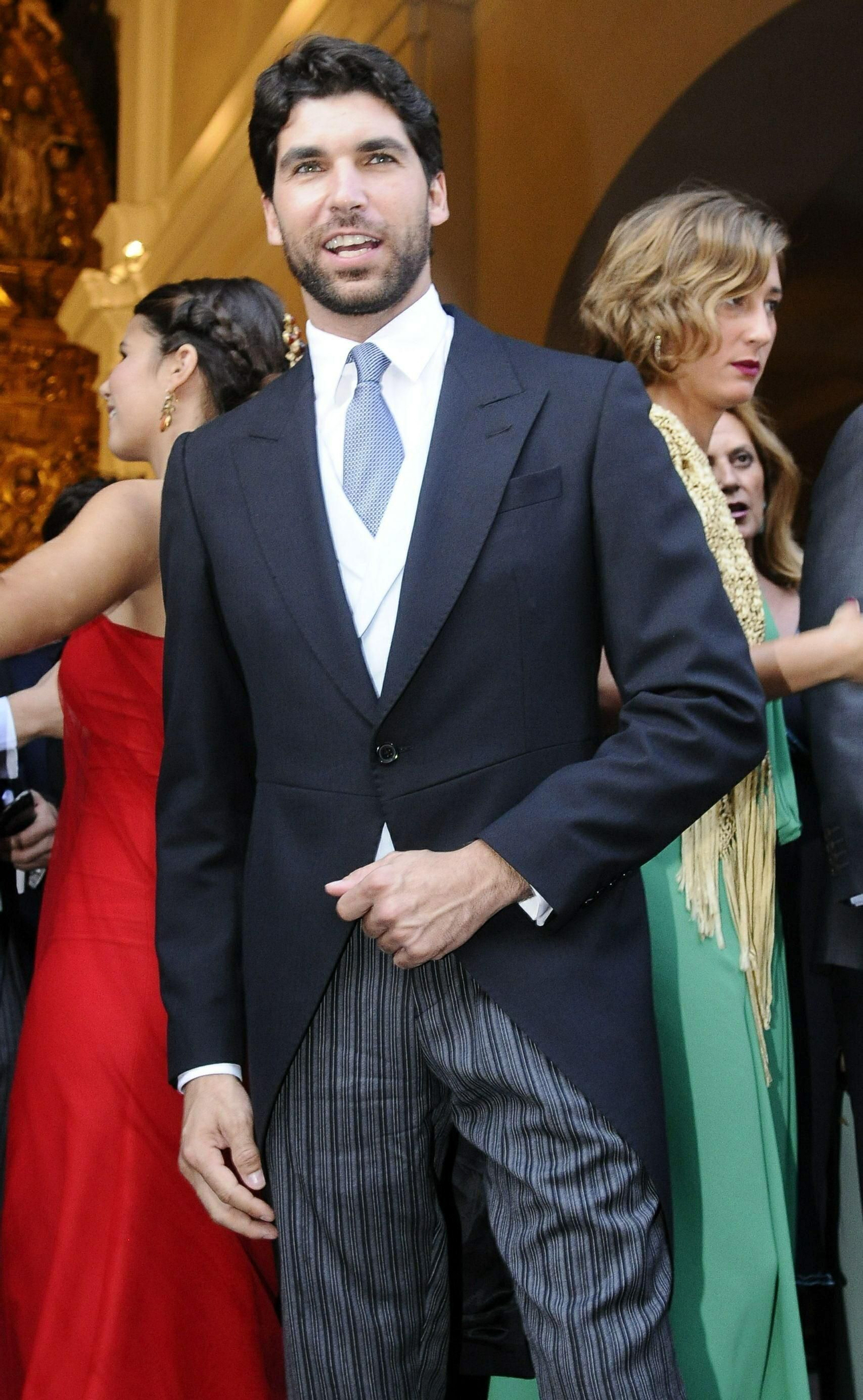 Cayetano Rivera agurardando a Eva González