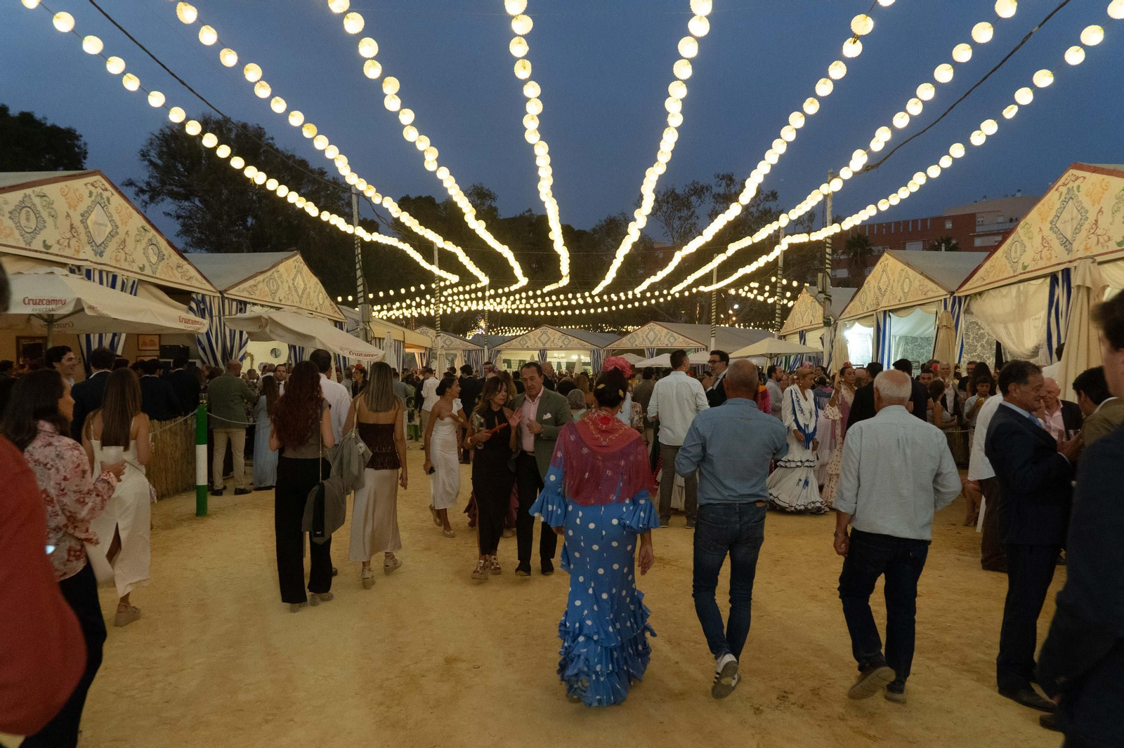 Imágenes del ambiente del ambiente de la tarde del domingo en la Feria de Otoño y del Caballo 2025 de Huelva