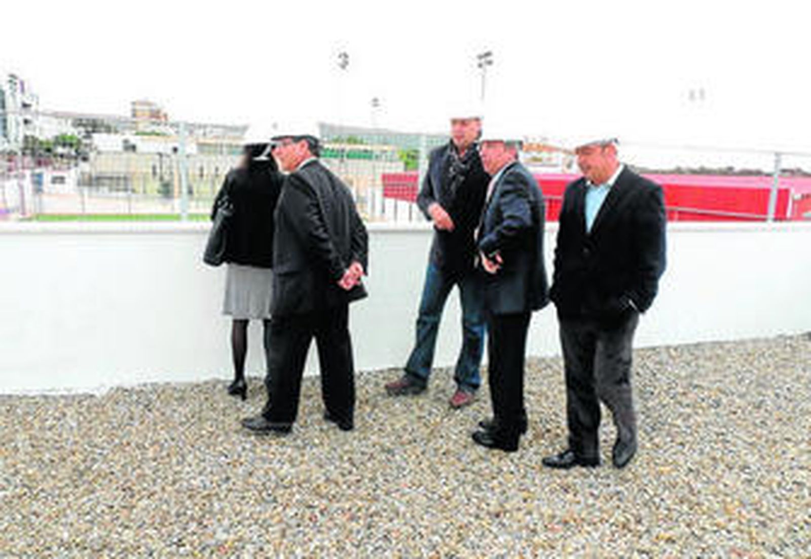 De Torre y Ruiz Boix observan las obras en La Paz junto a Villar y un técnico del proyecto, ayer.