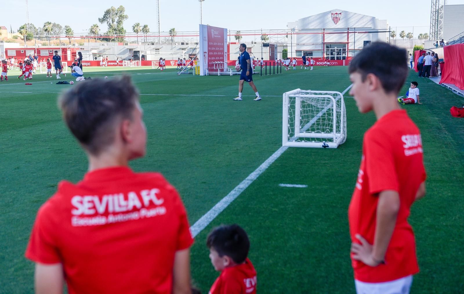 Las imágenes de la clausura de la Escuela Antonio Puerta en el Sevilla.