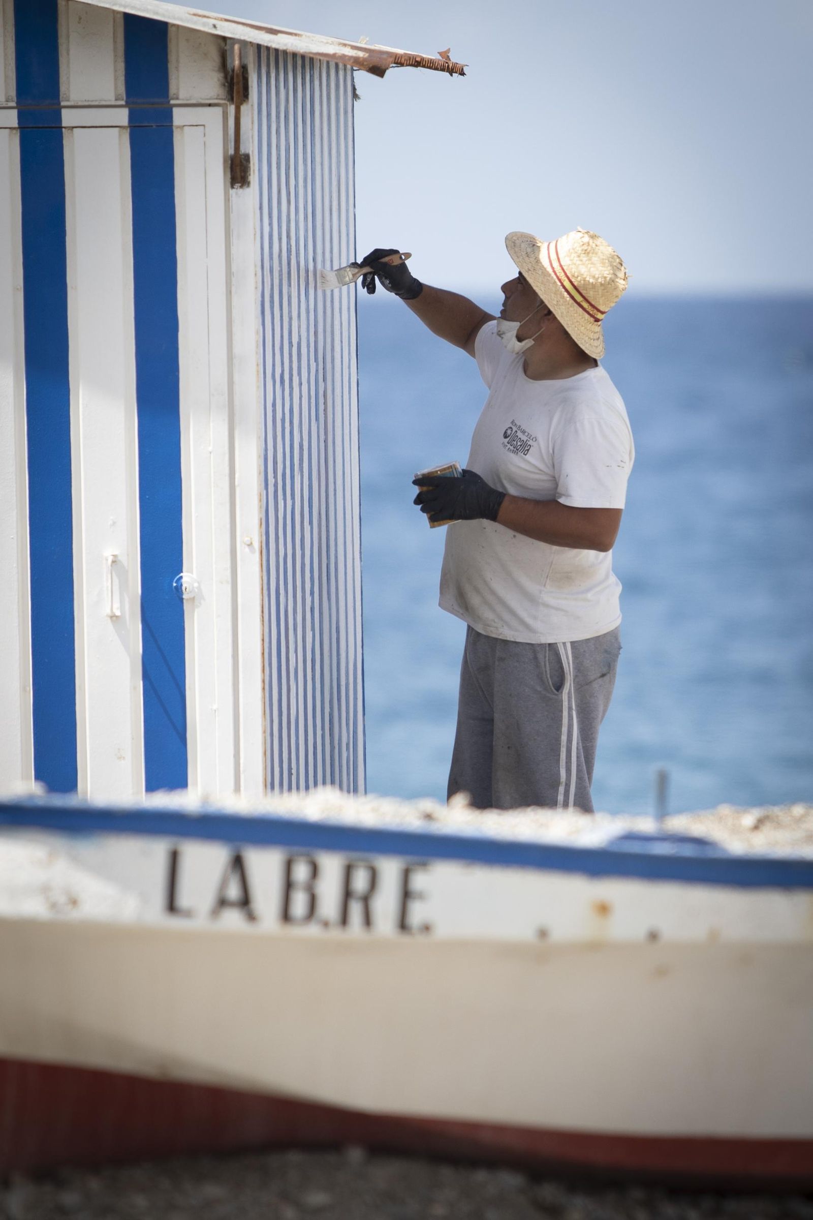 La Costa de Granada engalana sus playas para la fase 2