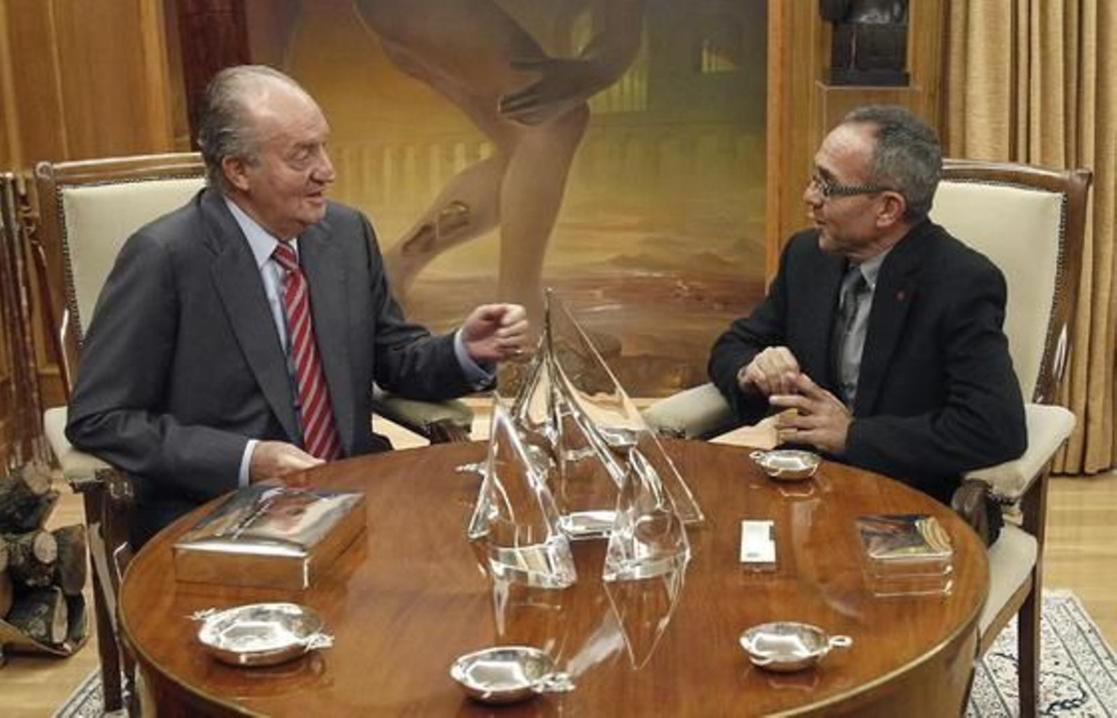 El rey conversa con Coscubiela

Foto: EFE