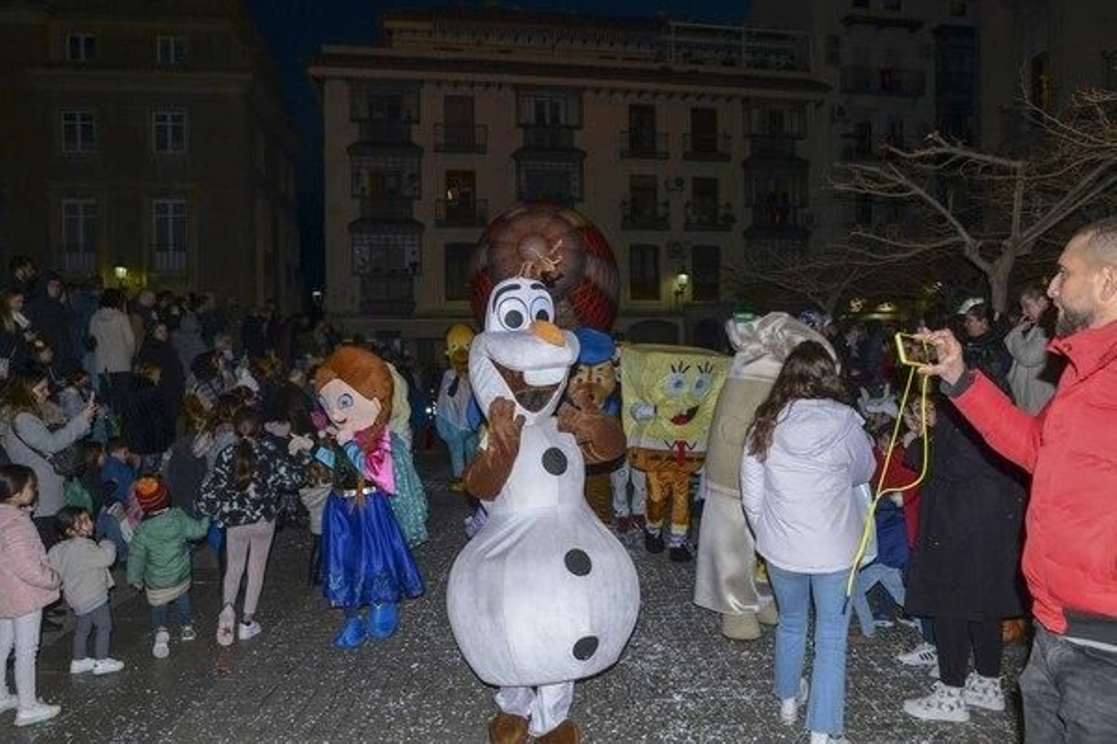 En imágenes: La Cabalga de Reyes de Jaén desata la emoción en sus calles abarrotadas