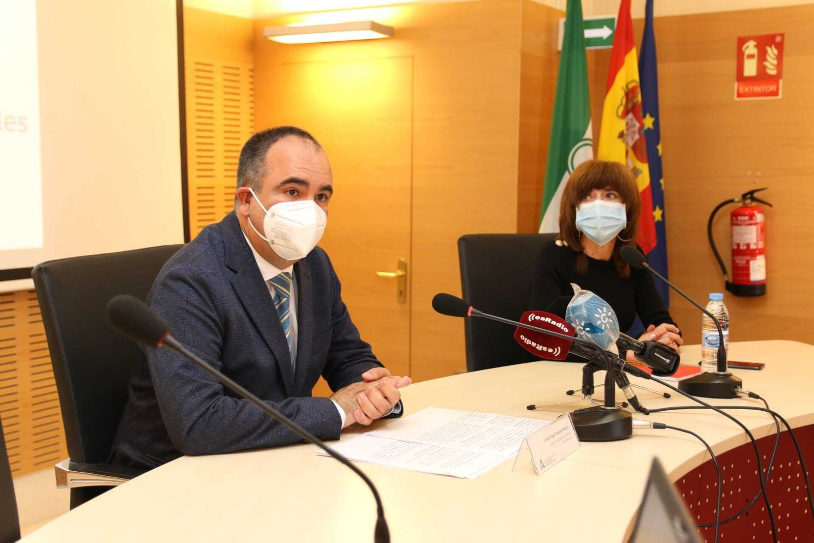 El delegado de Igualdad durante su intervención en la rueda de prensa.