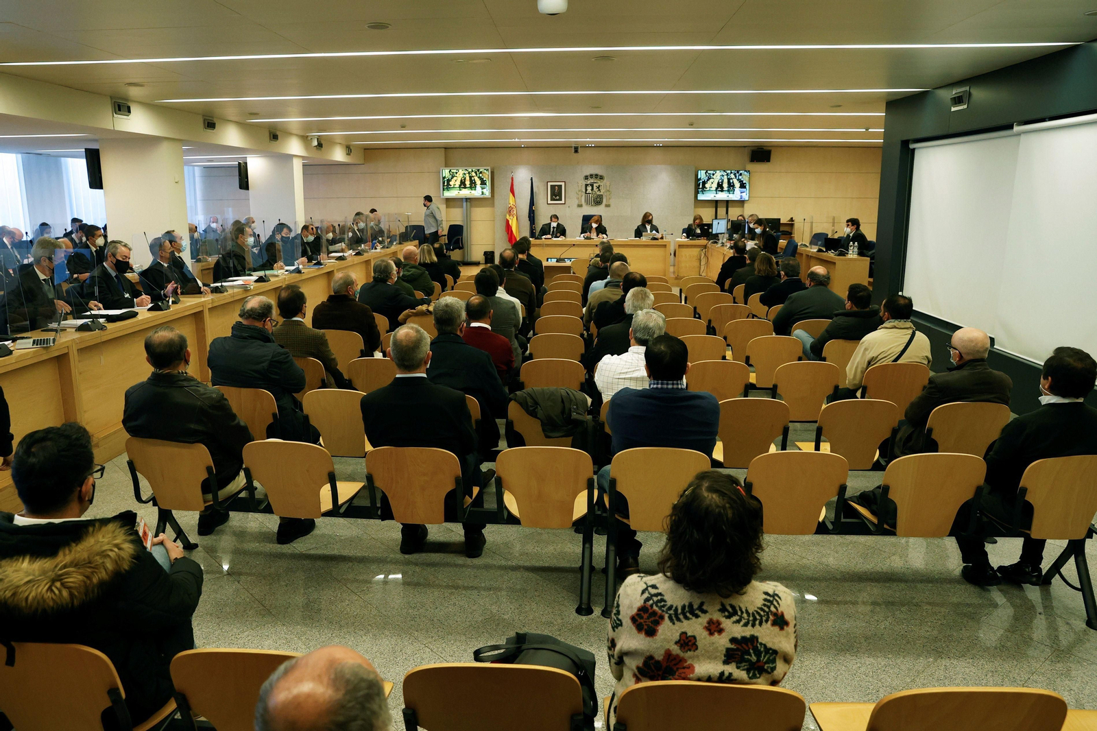 El banquillo de los acusados de Fitonovo, con el tribunal al fondo.