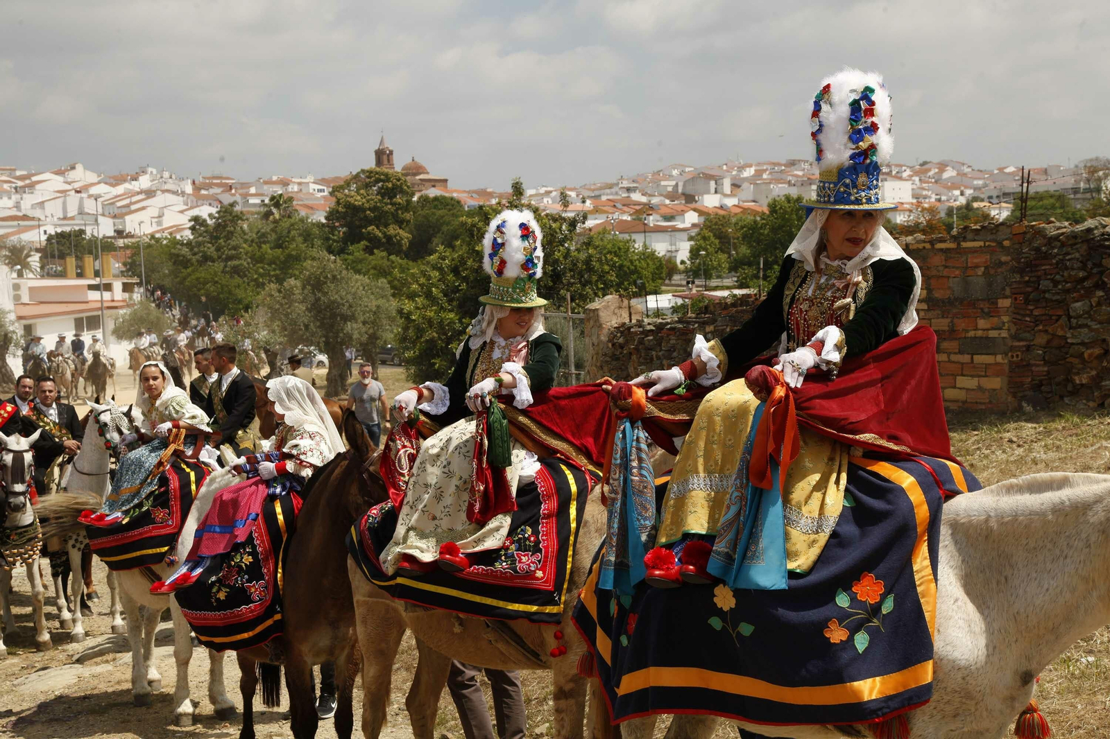 Camino de la comitiva hacia la ermita.