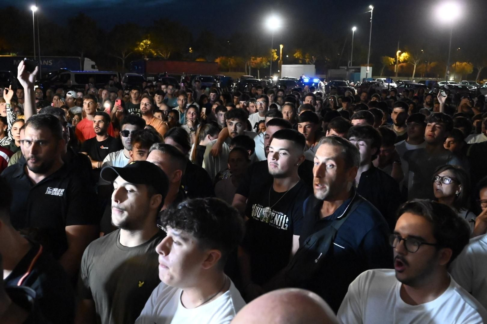 El homenaje del Córdoba CF a Álvaro Prieto a las puertas de El Arcángel, en imágenes