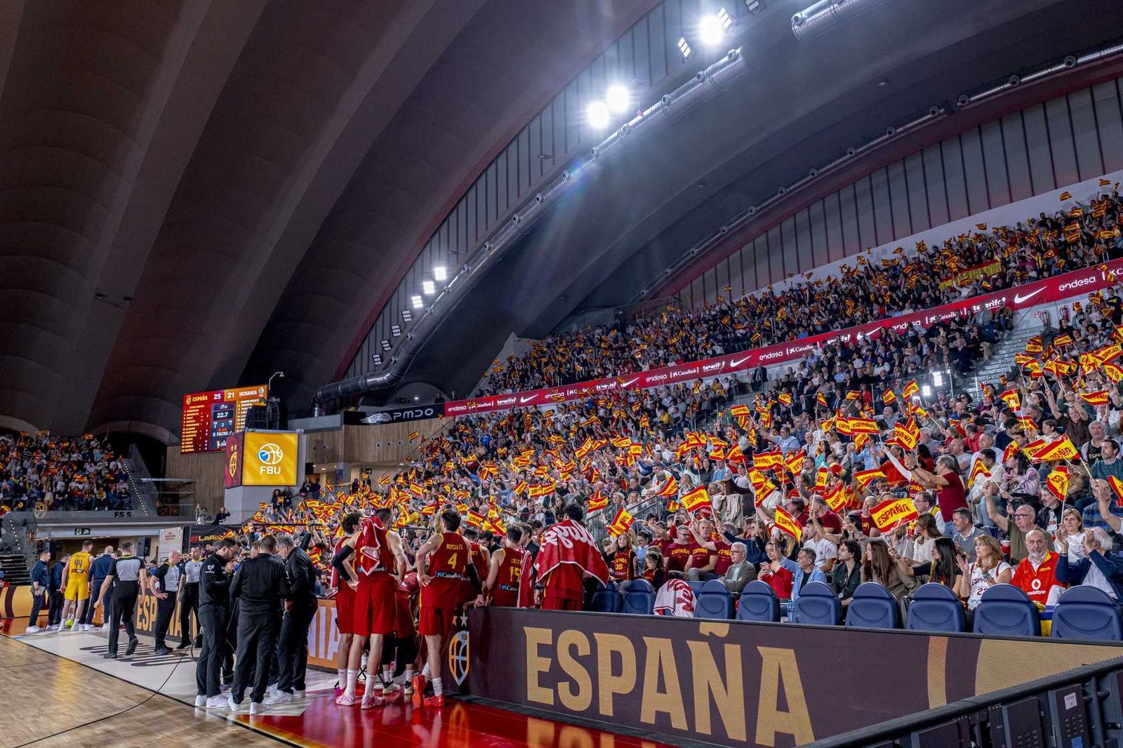 Francis Alonso lidera a una España invicta con 12 puntos