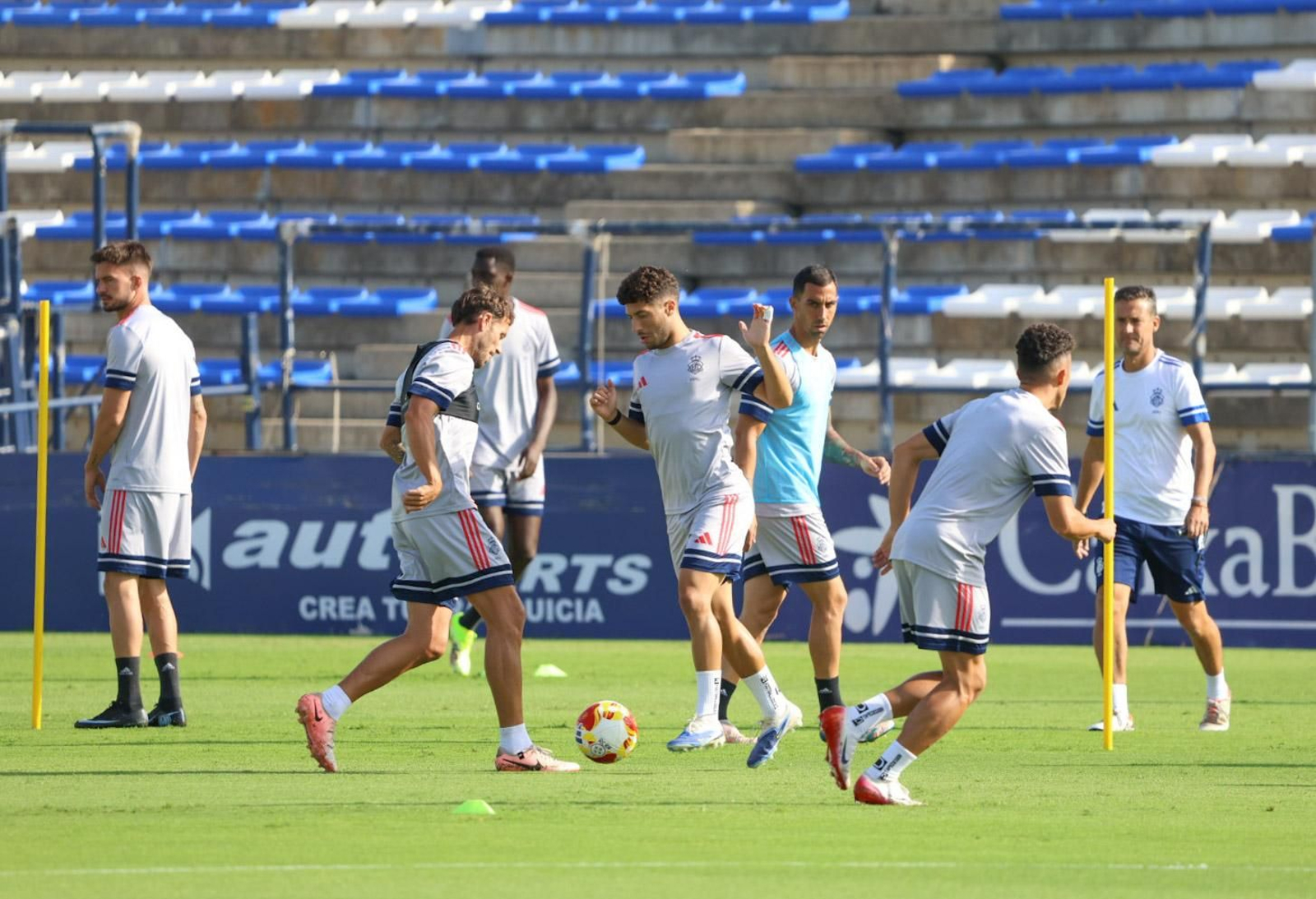 Imágenes del entrenamiento del Recreativo de Huelva en el estadio Nuevo Colombino