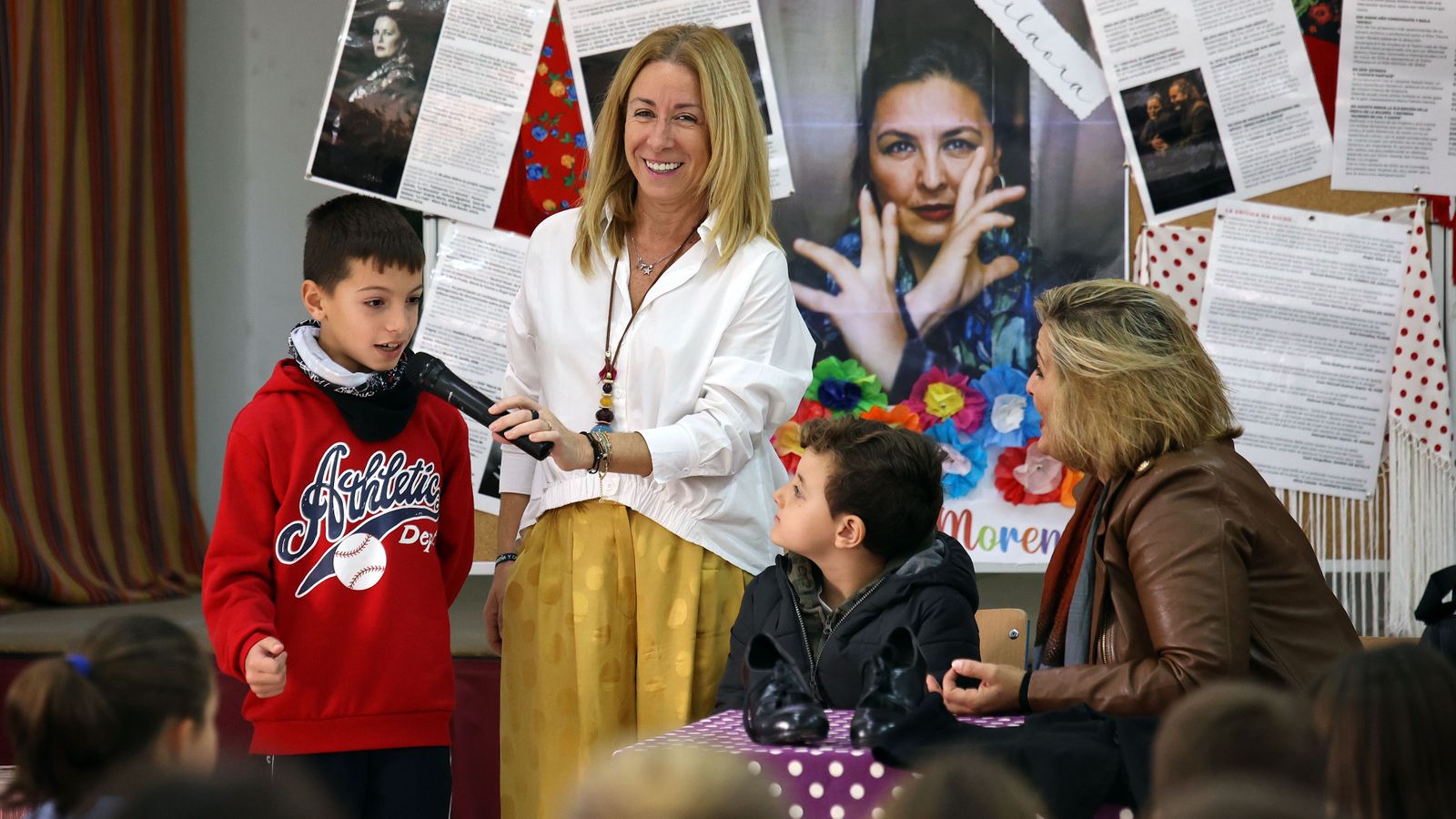 Día del flamenco: María del Mar Moreno en el CEIP Arana Beato