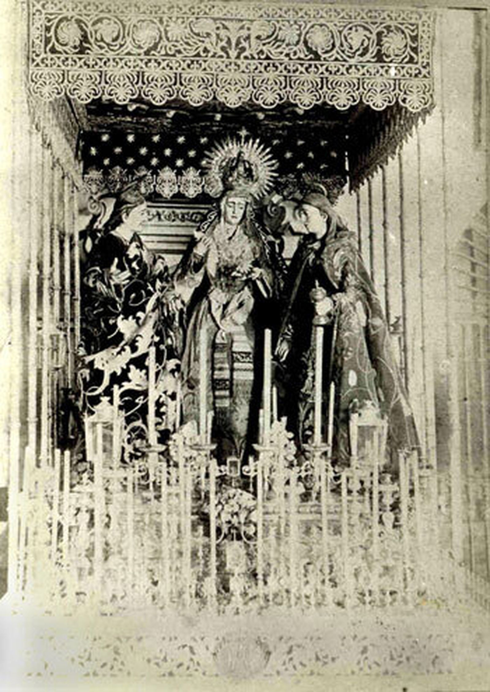 Antigua fotografía de la Sacra Conversación de la Hermandad del Valle