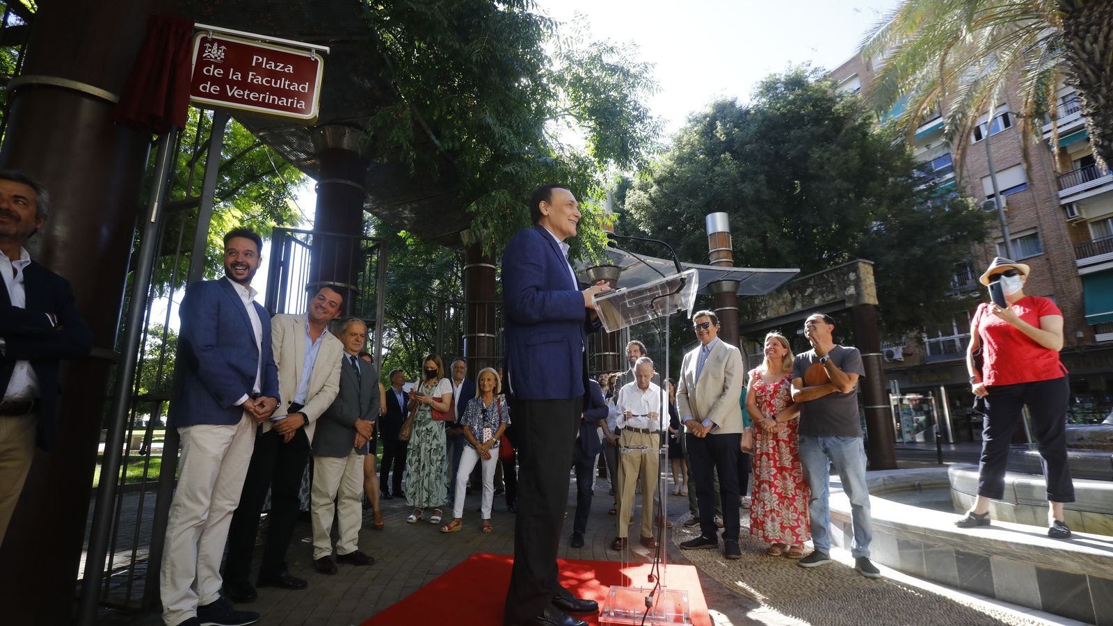 José Carlos Gómez Villamandos, durante la inauguración de la plaza.